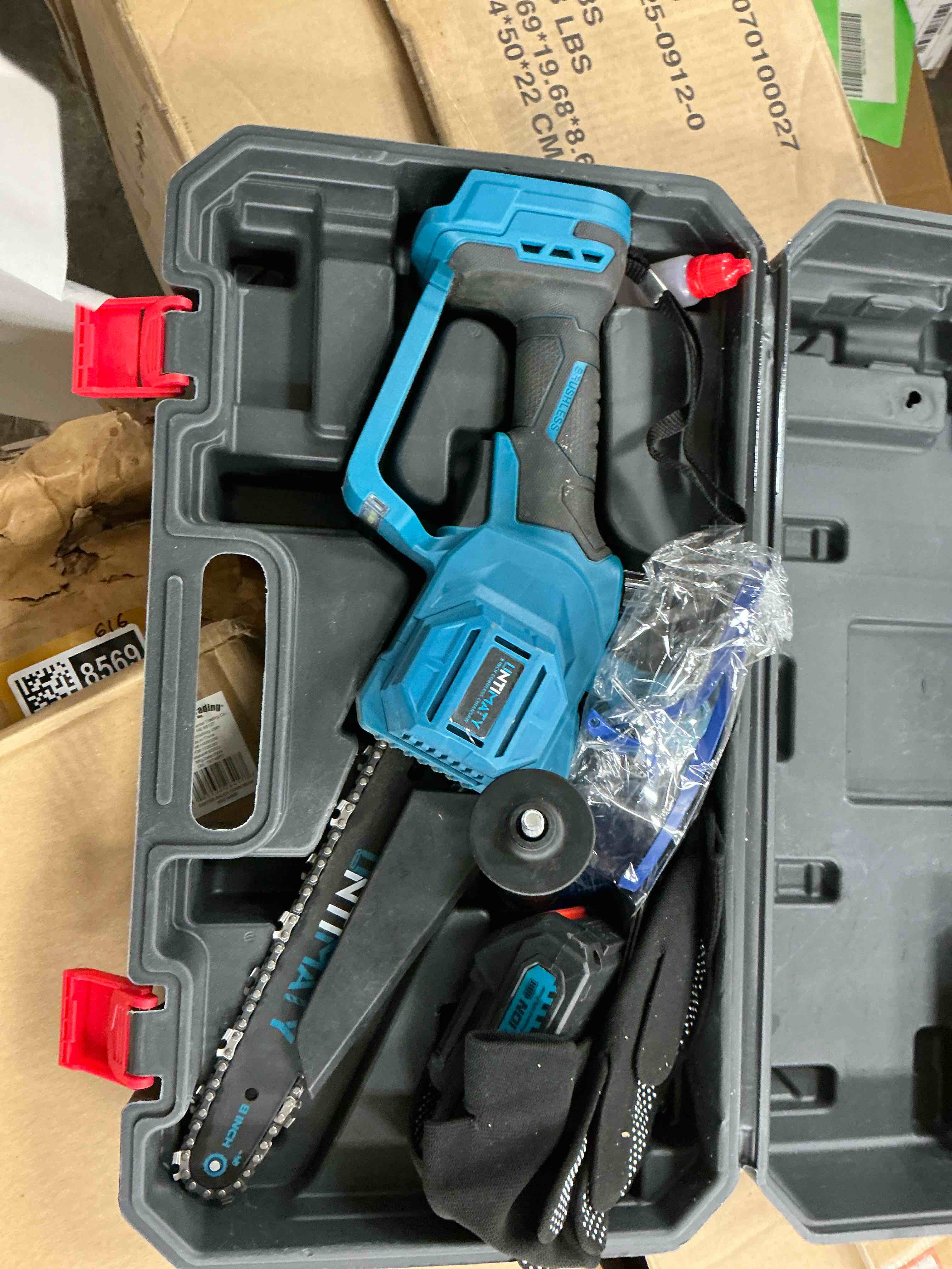 Condition photo showing Good Condition for untimaty 6 inch mini chainsaw with 1 batteries cordless handheld chain saw for wood cutting tree trimming, blue