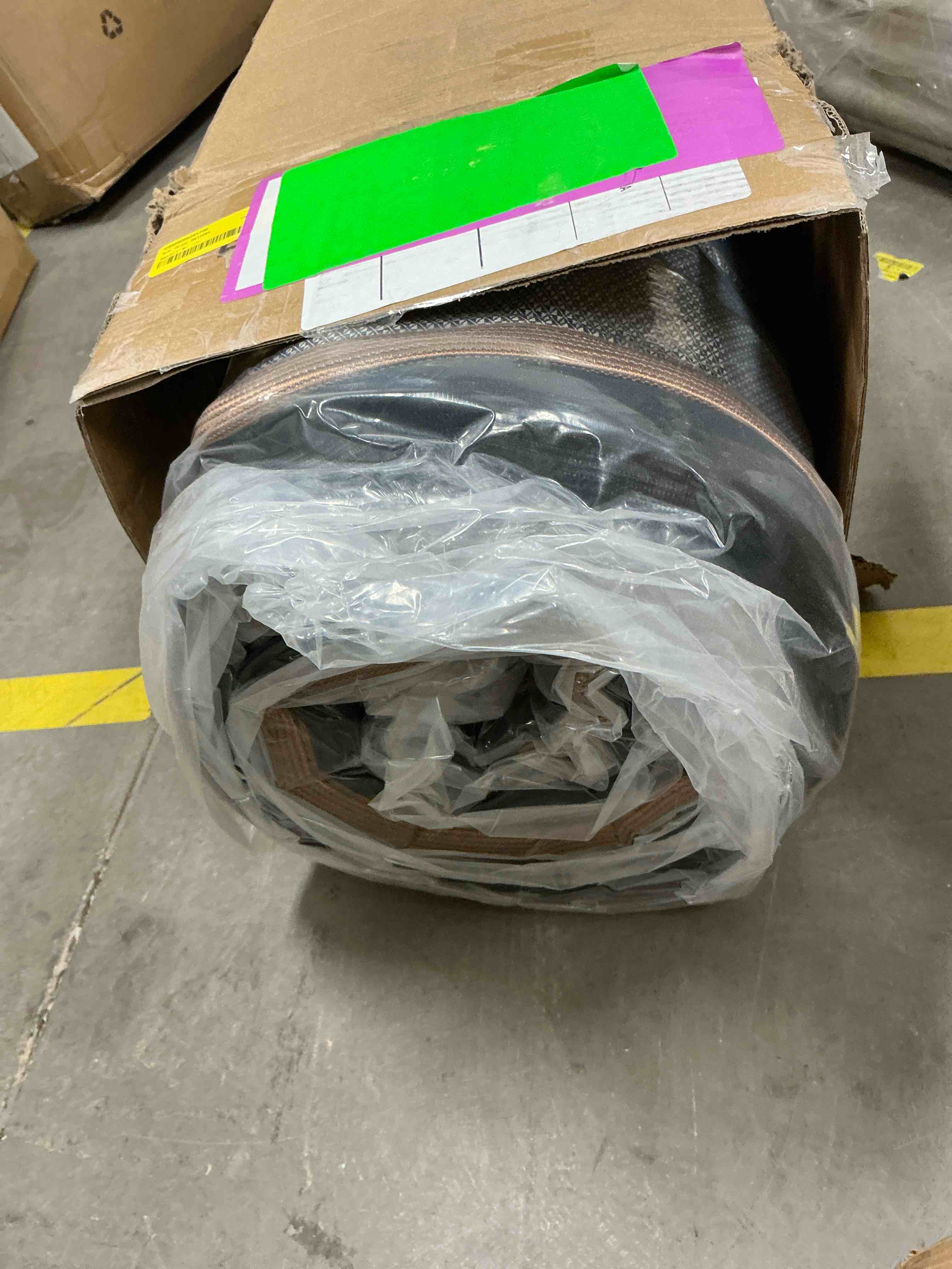 Condition photo showing New/Like New for queen mattress 14 inch, cooling hybrid bed in a box, individual 
