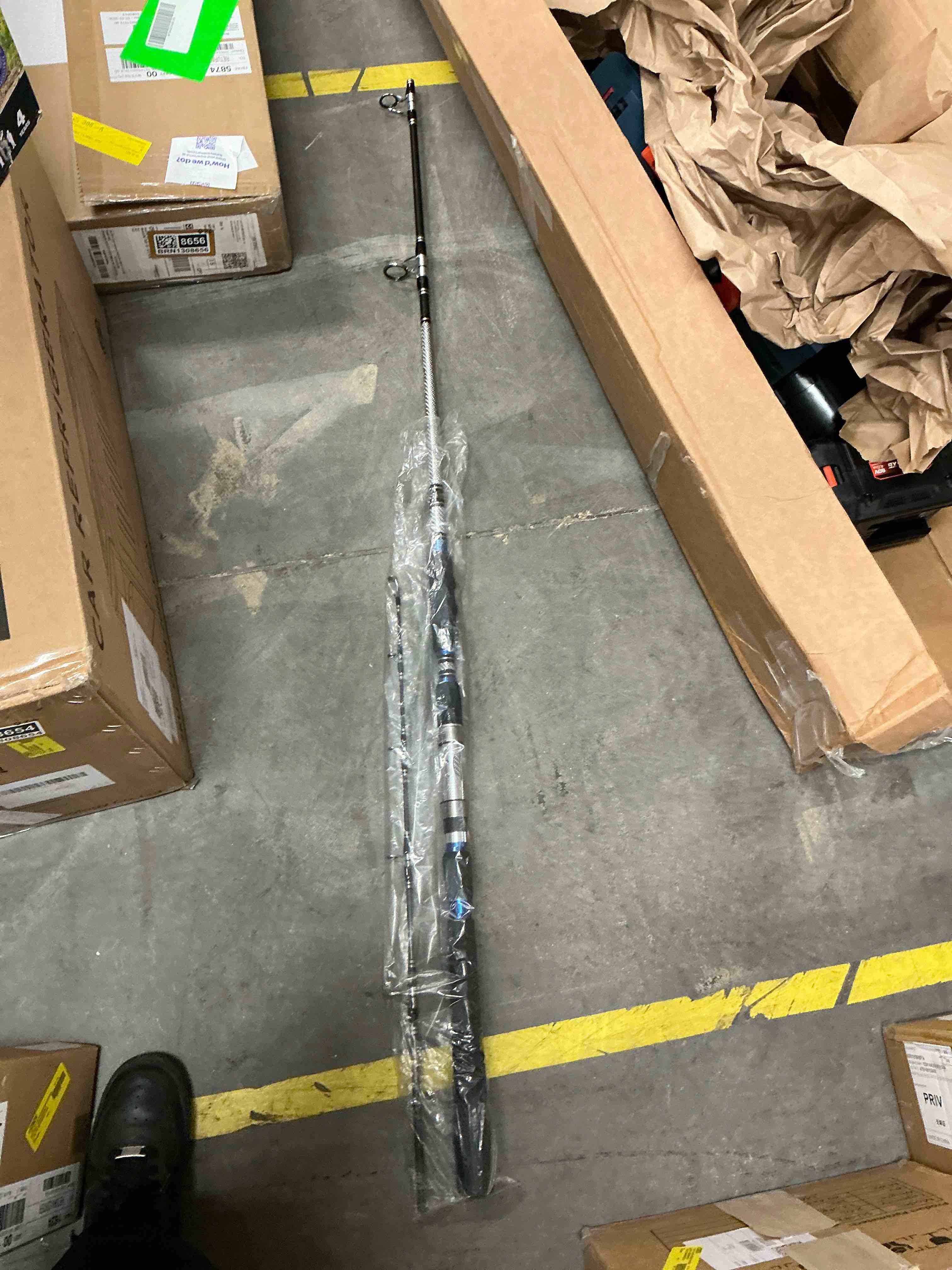 Condition photo showing Good Condition for carbonzeal 3-piece carbon fiber portable boat fishing rod graphite boat rod, saltwater fishing rod, spinning fishing rod fishing pole