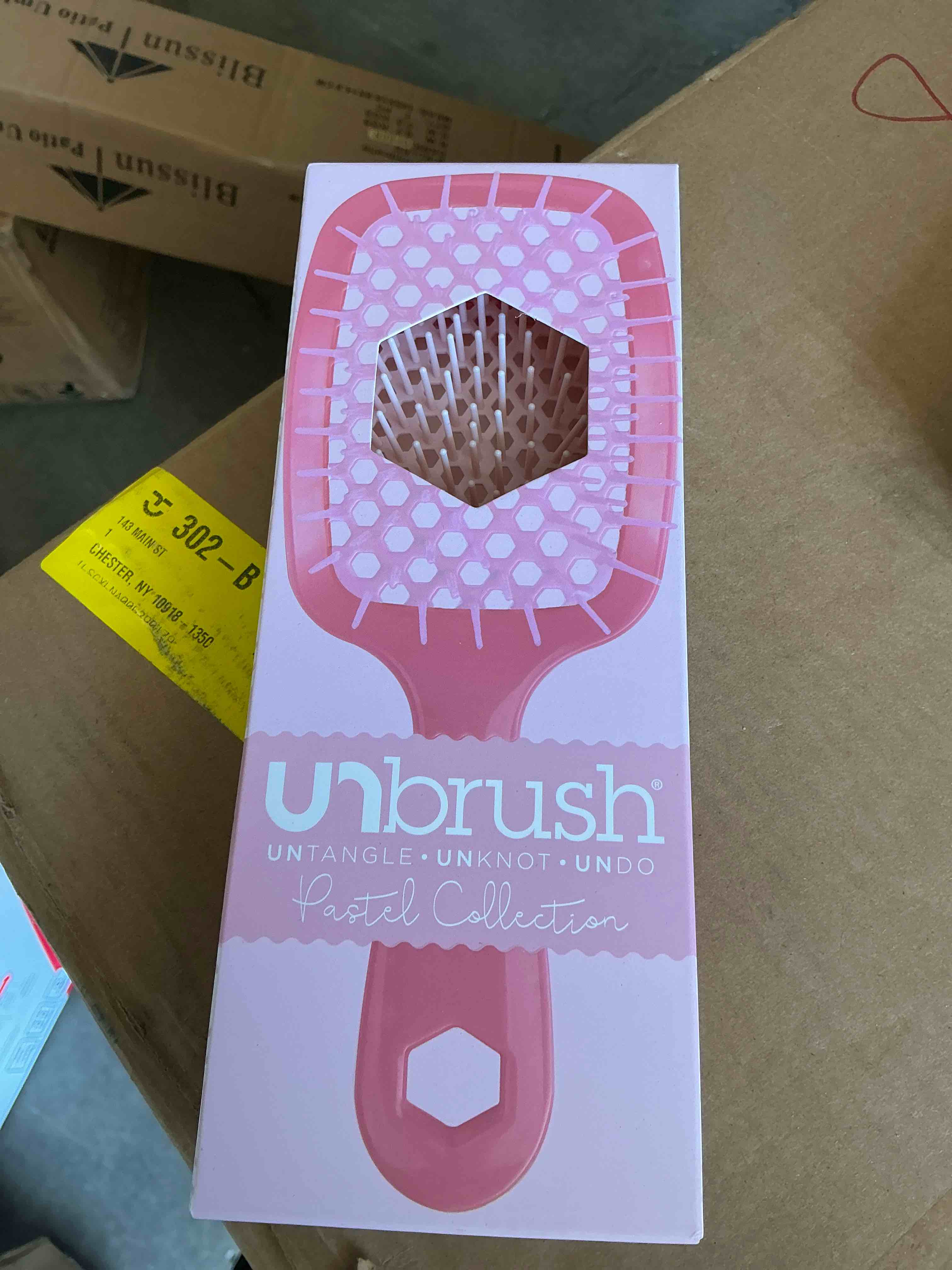 Condition photo showing New/Like New for fhi heat unbrush detangling hair brush - rose dark pink