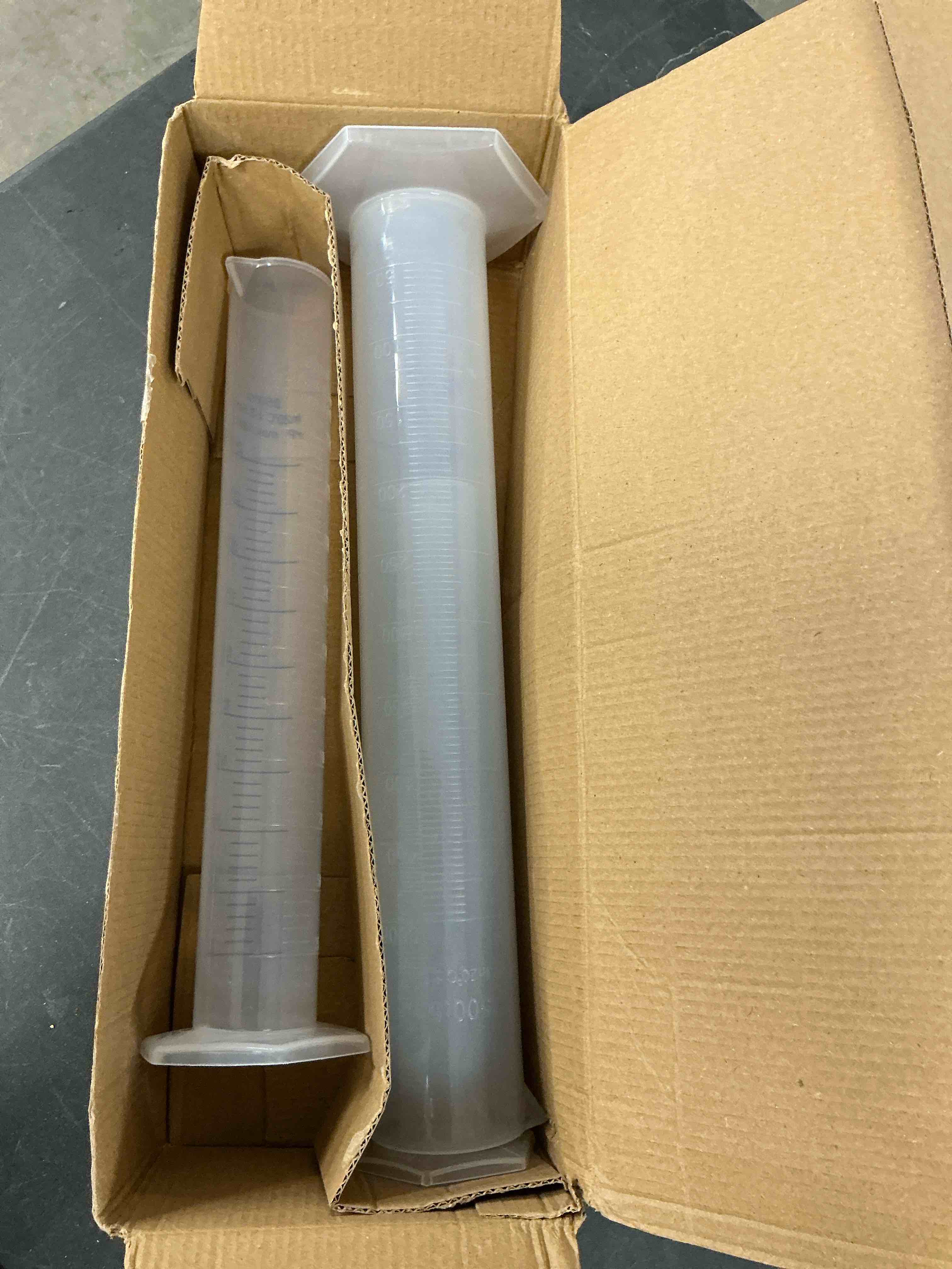 Condition photo showing New/Like New for 3pcs Plastic Graduated Cylinders - 100 250 500ml, Lab Chemistry Measuring Cylinders Set - Durable Class A Polymer, Clear Graduations, 2-Sided Marking for Home Experiment Science Biology Project 100ml + 250ml + 500ml