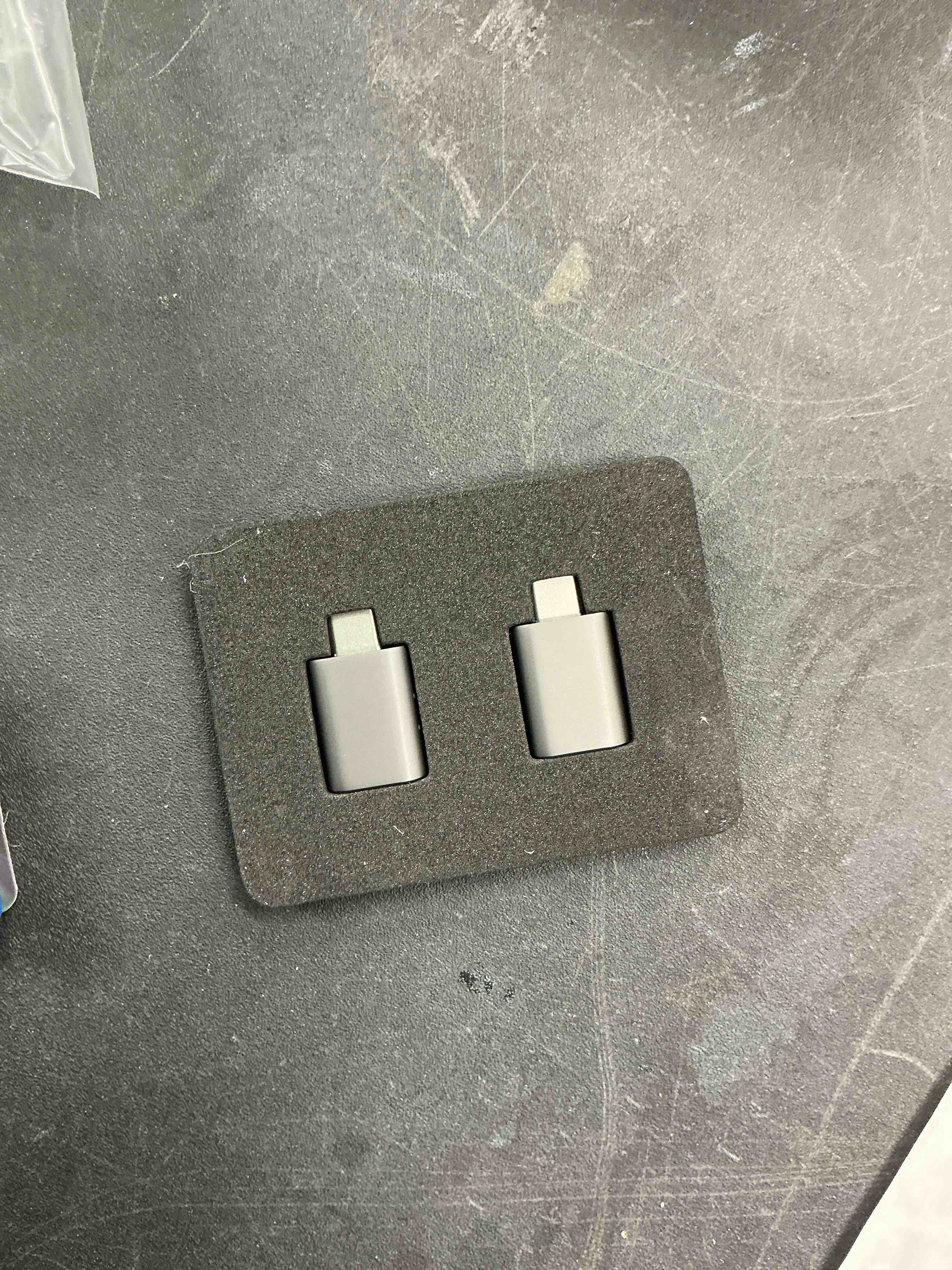Condition photo showing Good Condition for Syntech USB C to USB Adapter Pack of 2, USB 3.0 Female to Thunderbolt 4/3 Adapter Compatible with MacBook Pro Air 2024, Surface, iPad, iPhone, Galaxy Notebook, XPS and More Type C Devices, Space Grey Space Grey 1.08 X 0.65 X 0.32 Inch