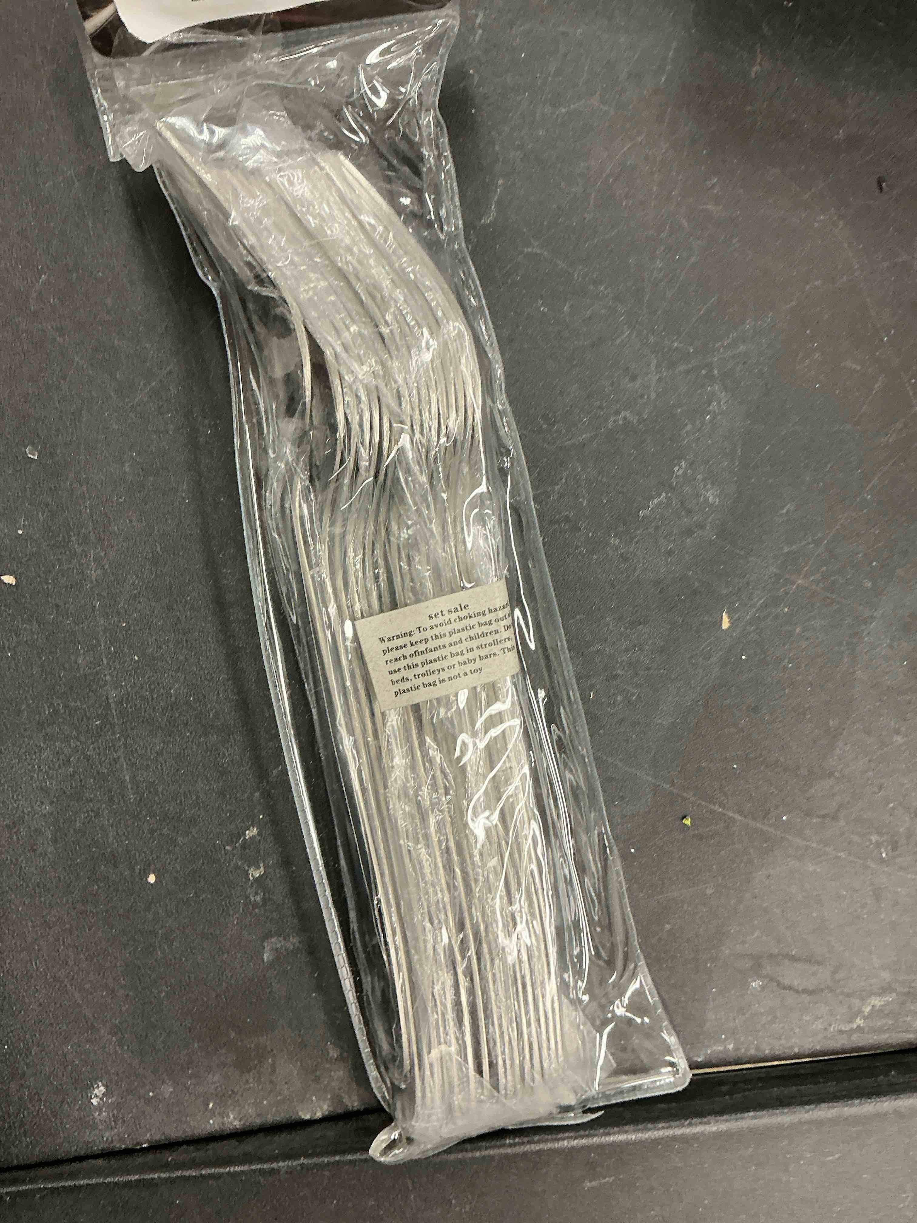 Condition photo showing New/Like New for Dinner Forks,Set of 16 Top Food Grade Stainless Steel Silverware Forks,Table Forks,Flatware Forks,8 Inches,Mirror Finish & Dishwasher Safe,Use for Home,Kitchen or Restaurant 16pcs-Silver