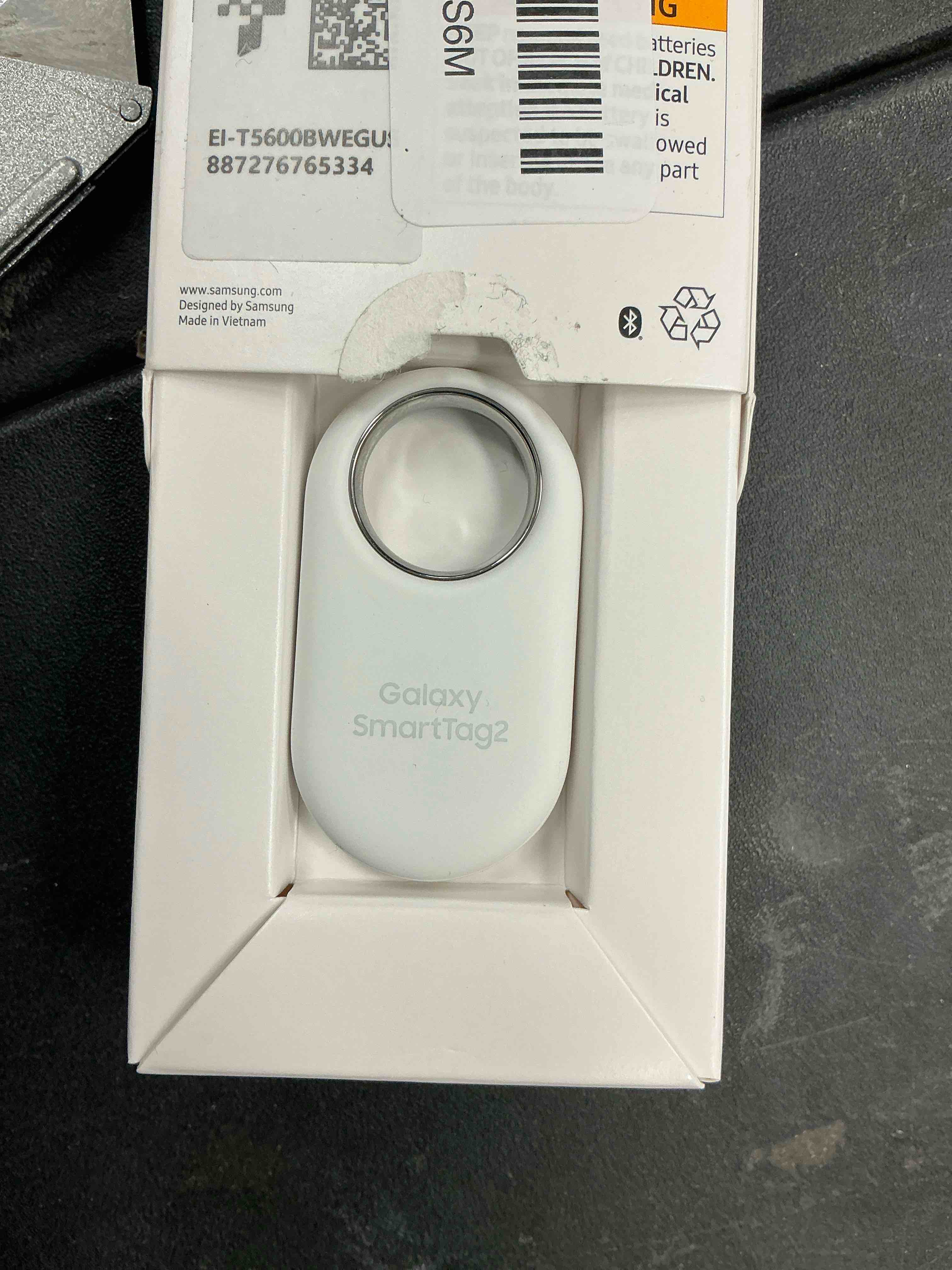 Condition photo showing Good Condition for Samsung Galaxy SmartTag2, Bluetooth Tracker, Smart Tag Tracking Device, Item Finder for Keys, Wallet, Luggage, Pets, Use w/ Phones and Tablets Android 11 or Later, 2023, 1 Pack, White