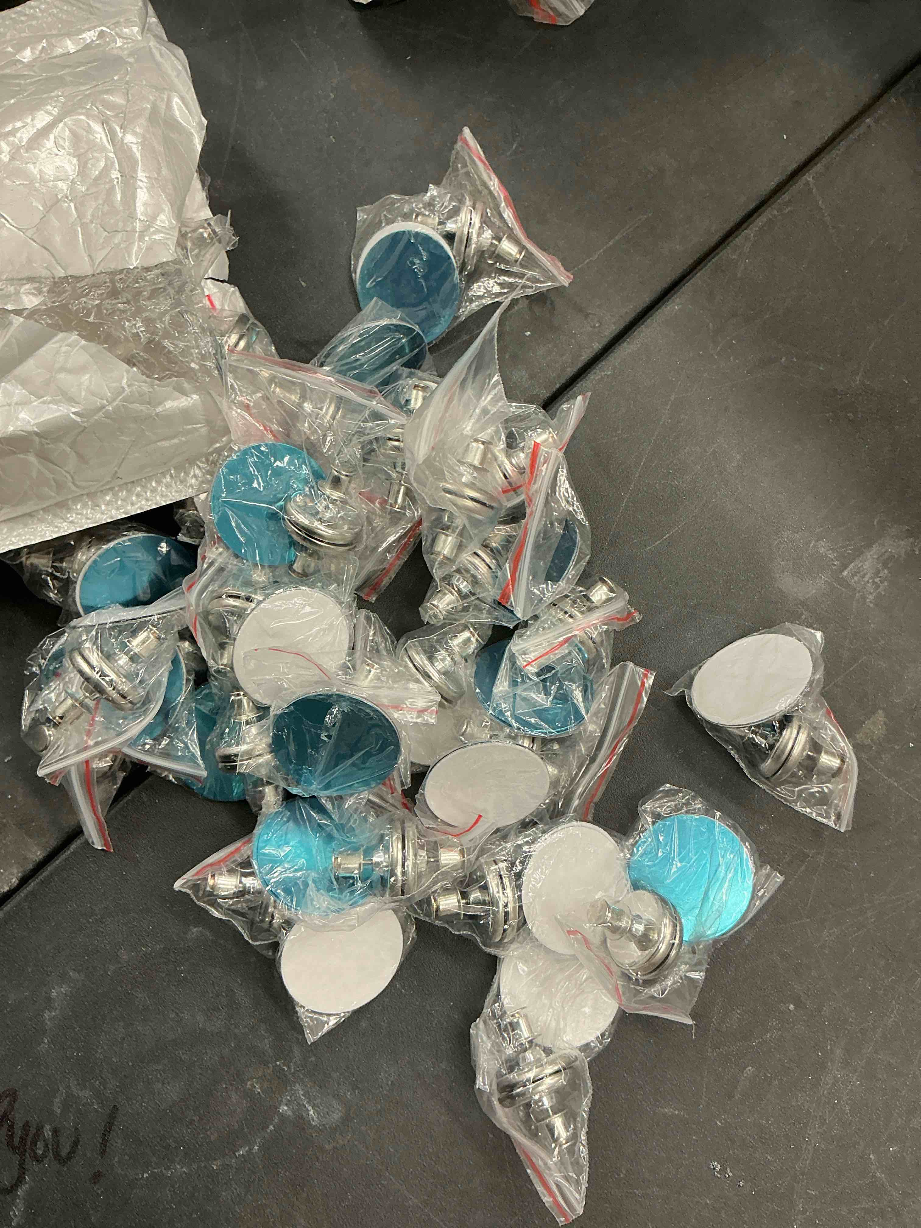 Condition photo showing New/Like New for 40Pairs Curtain Magnets, Curtain Magnets Closure Magnetic Curtains Clips Prevent Light Leaking, Keep Curtains Closed for Home Bedroom Bathroom Office Draperies