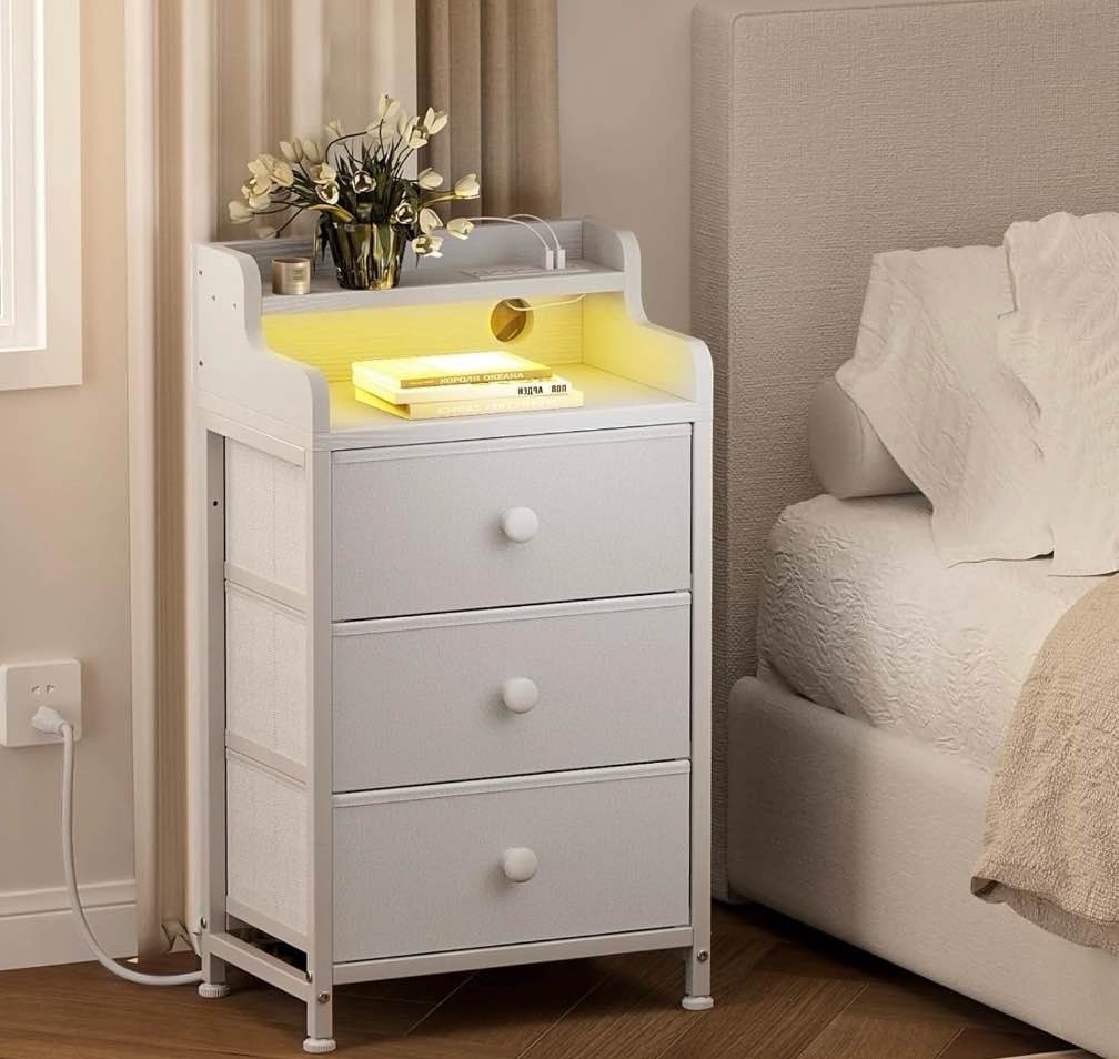 GUNAITO 3 Drawers Nightstand with Charging Station, Bedside Table with LED Light, Modern End Side Table for Bedroom Living Room?White