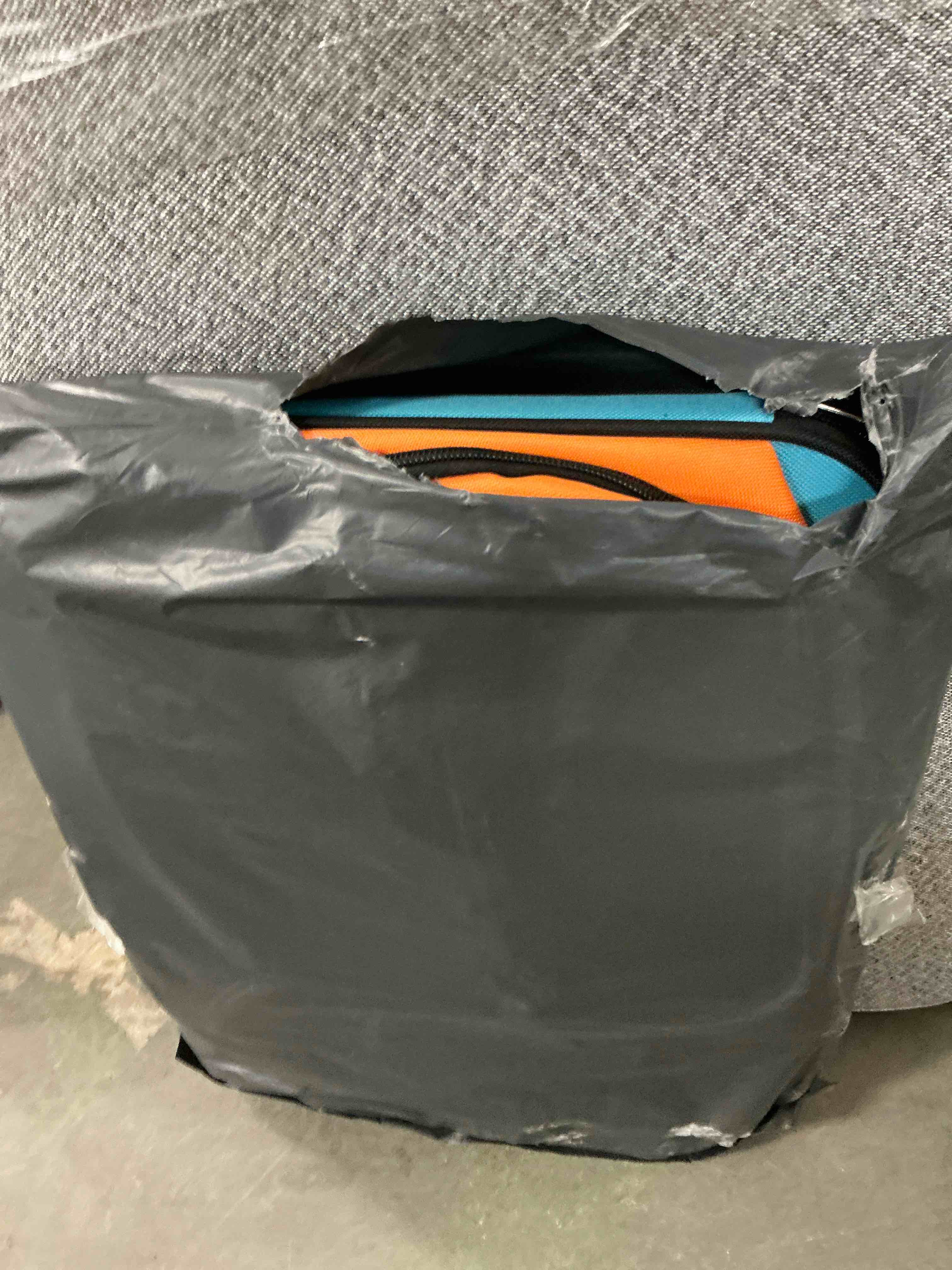 Condition photo showing Good Condition for Discala Cat Dog Carrier Up to 15 Lbs TSA Airline Approved Pet Carrier for Small Medium Cats Puppies Dog Carriers for Small Dogs Collapsible Soft Sided Cat Travel Carrier - Blue&Pink 15.7"x10.2"x10.2"