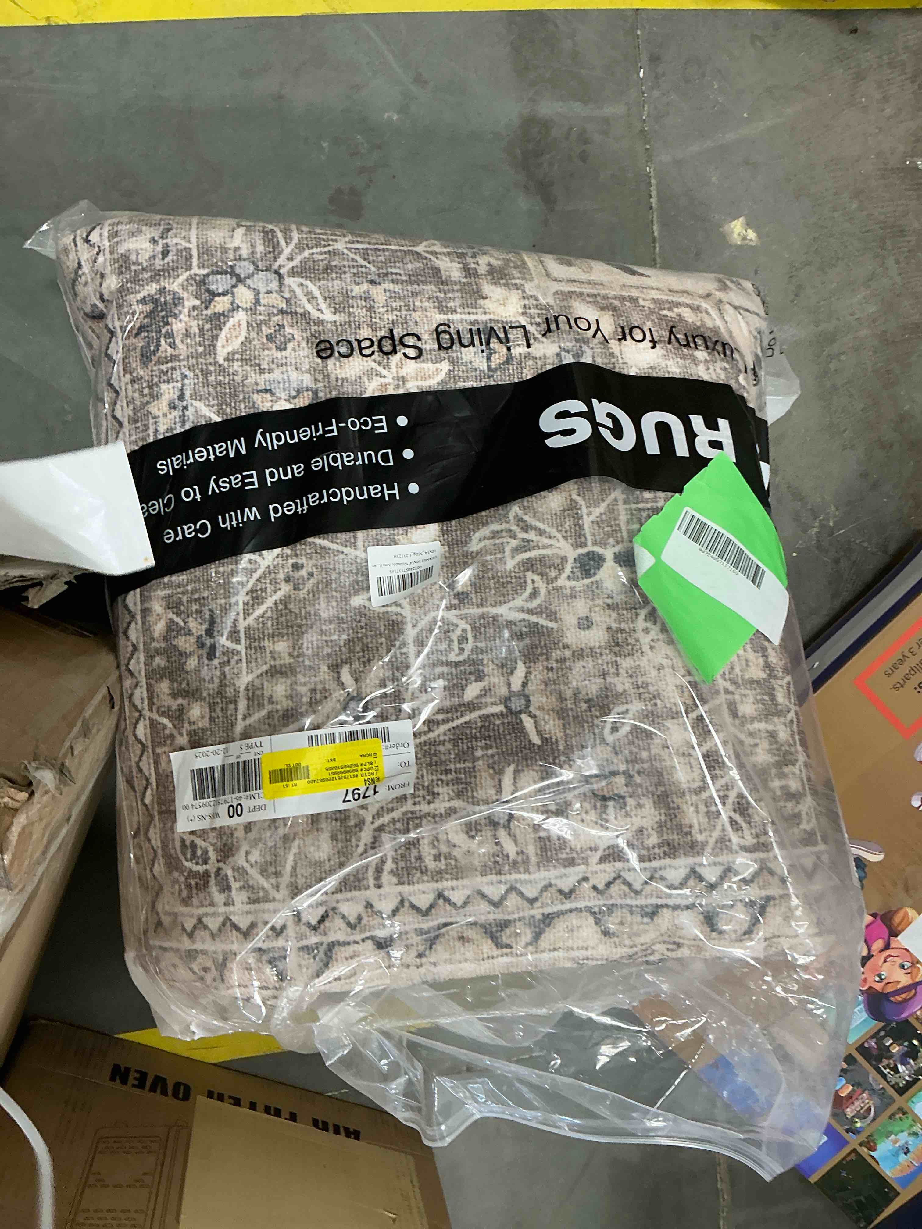 Condition photo showing Good Condition for UERMEI 10 x14 Washable Area Rugs for Living Room Vintage Floral Boho Printed Carpet Non Slip Indoor Rug for Bedroom Home Decor Carpets - Brown