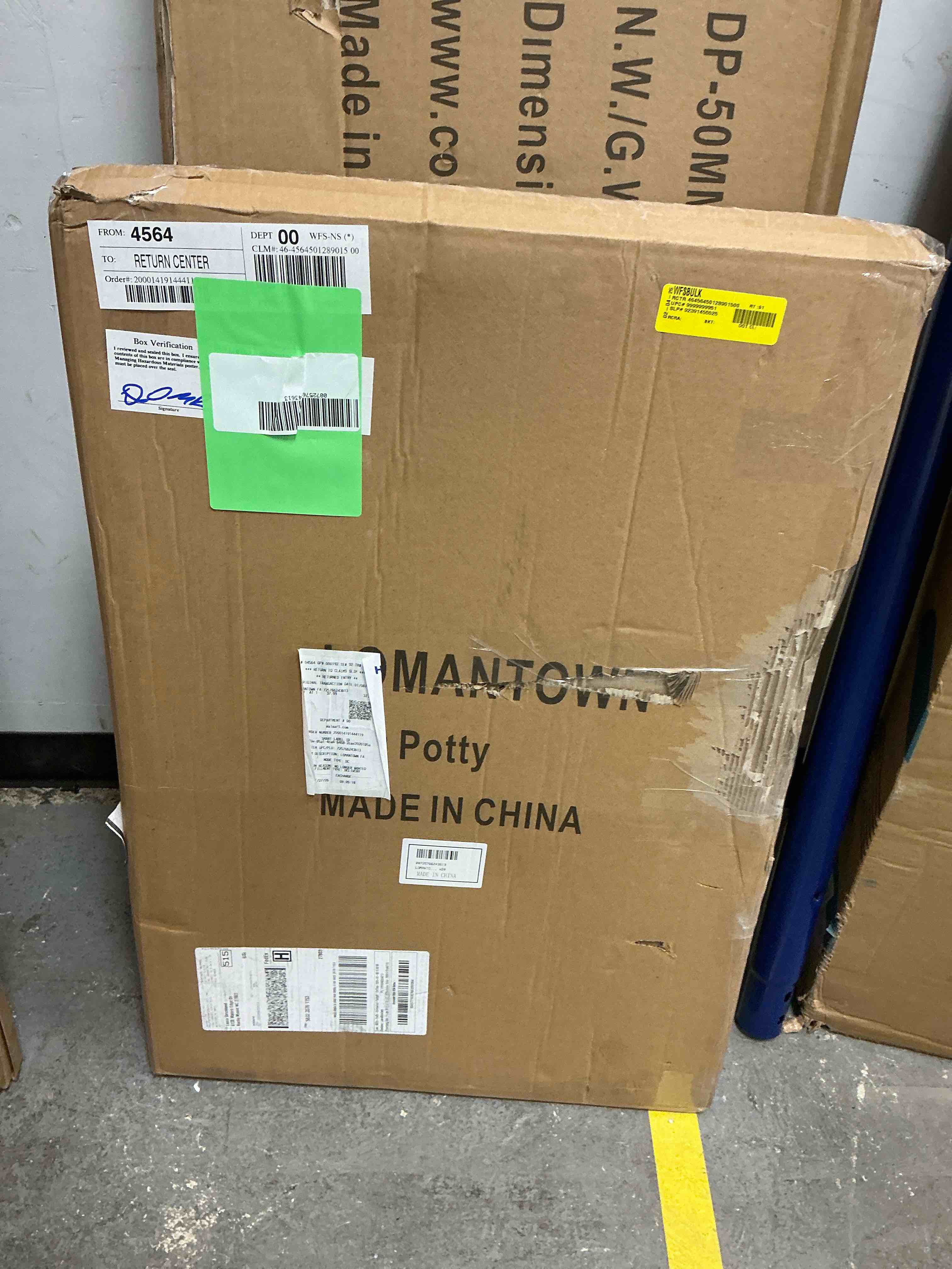 Condition photo showing New/Like New for LOMANTOWN Fake Grass Dog Potty Pad Portable Dog Turf Trainer Grass with Tray  30 x20