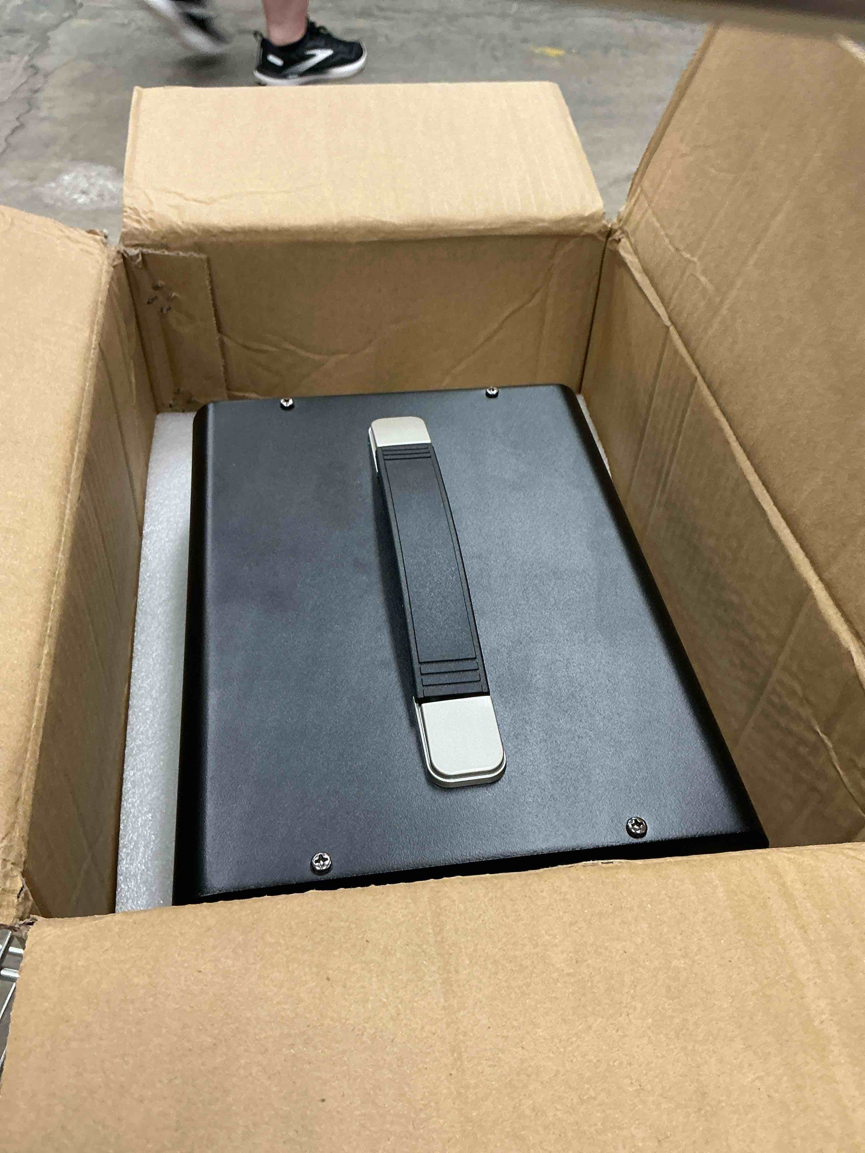 https://s3.amazonaws.com/lotting-images-prod/EmanualPiazza/BRN3700099_1753990810928.jpeg