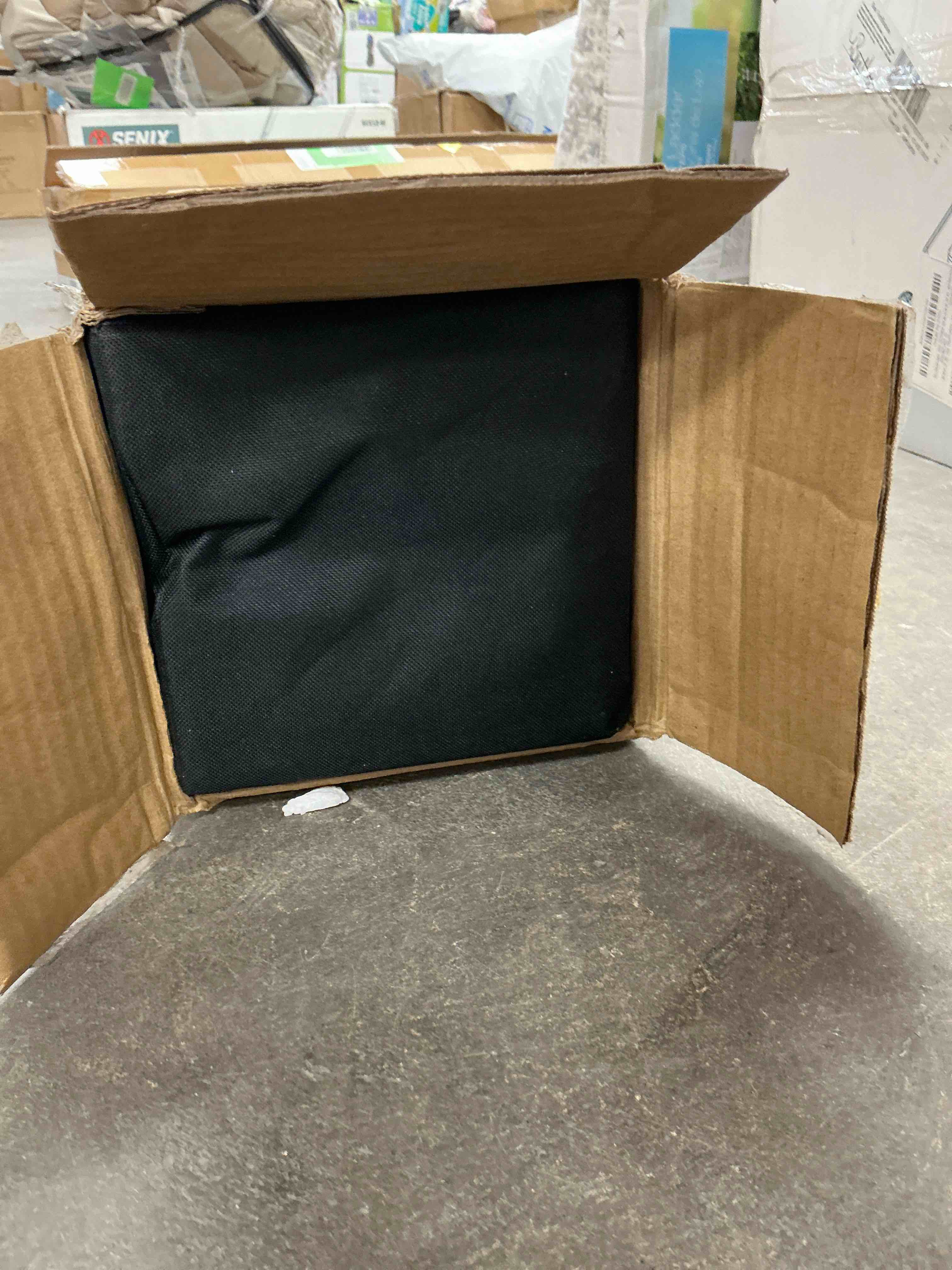 https://s3.amazonaws.com/lotting-images-prod/EmanualPiazza/BRN3700516_1754505686140.jpeg