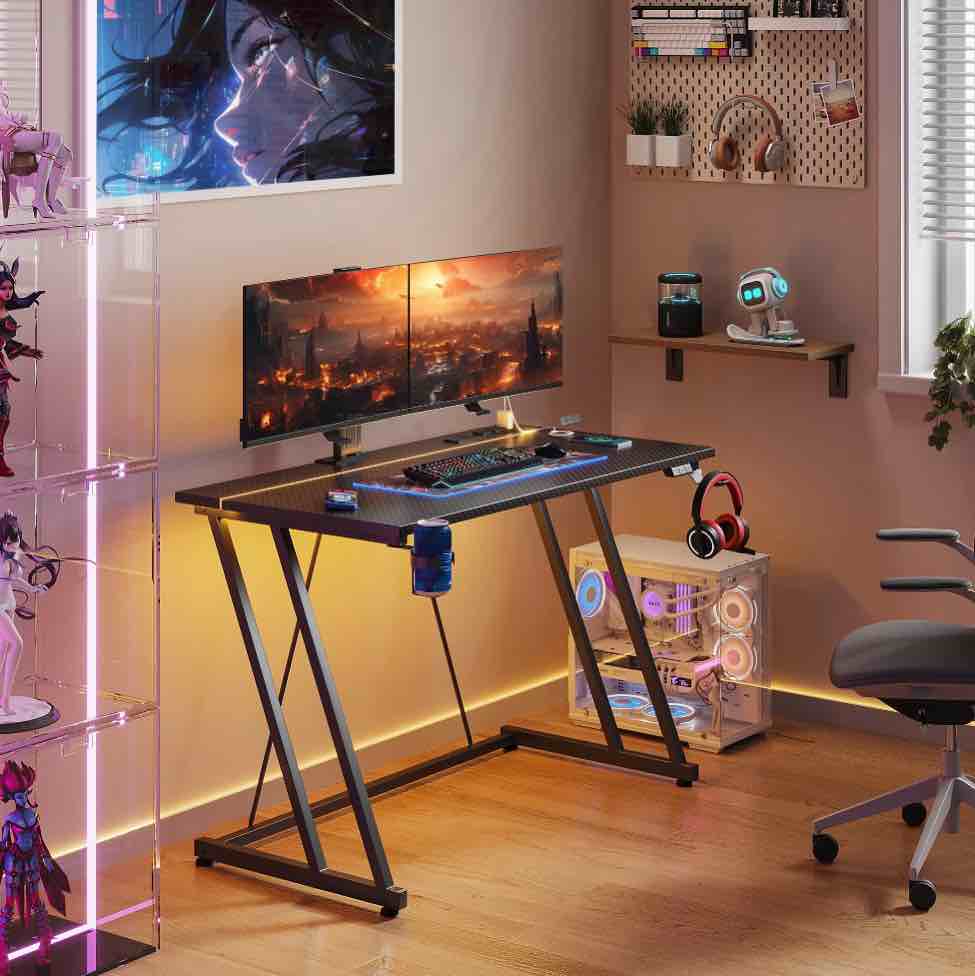 31.5 inch Gaming Desk with Z-Leg Design, Computer Desk with LED Light & Power Outlet, Gaming Table Suitable for Small Space, Black