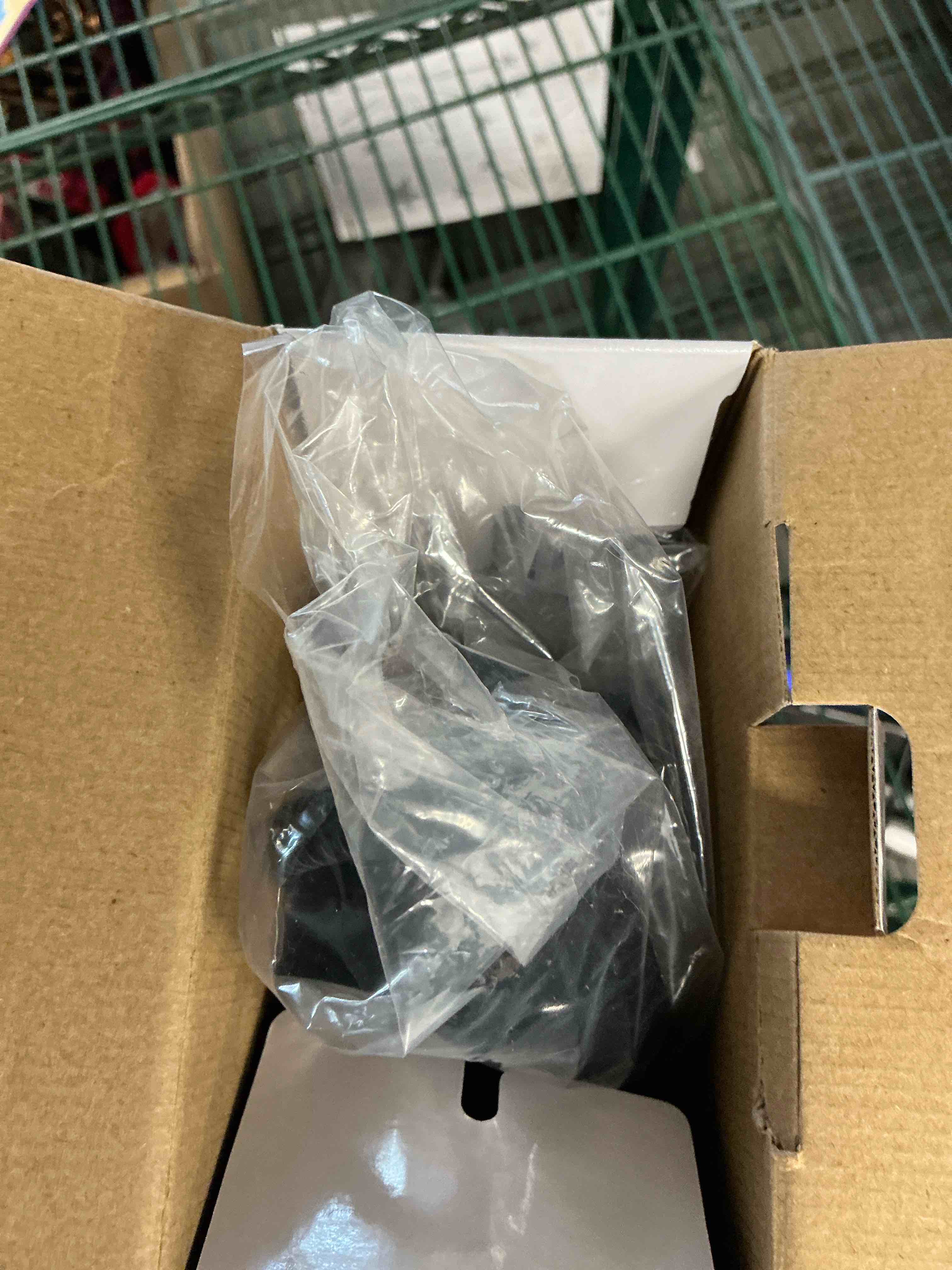 https://s3.amazonaws.com/lotting-images-prod/EmanualPiazza/BRN3702732_1757432588017.jpeg