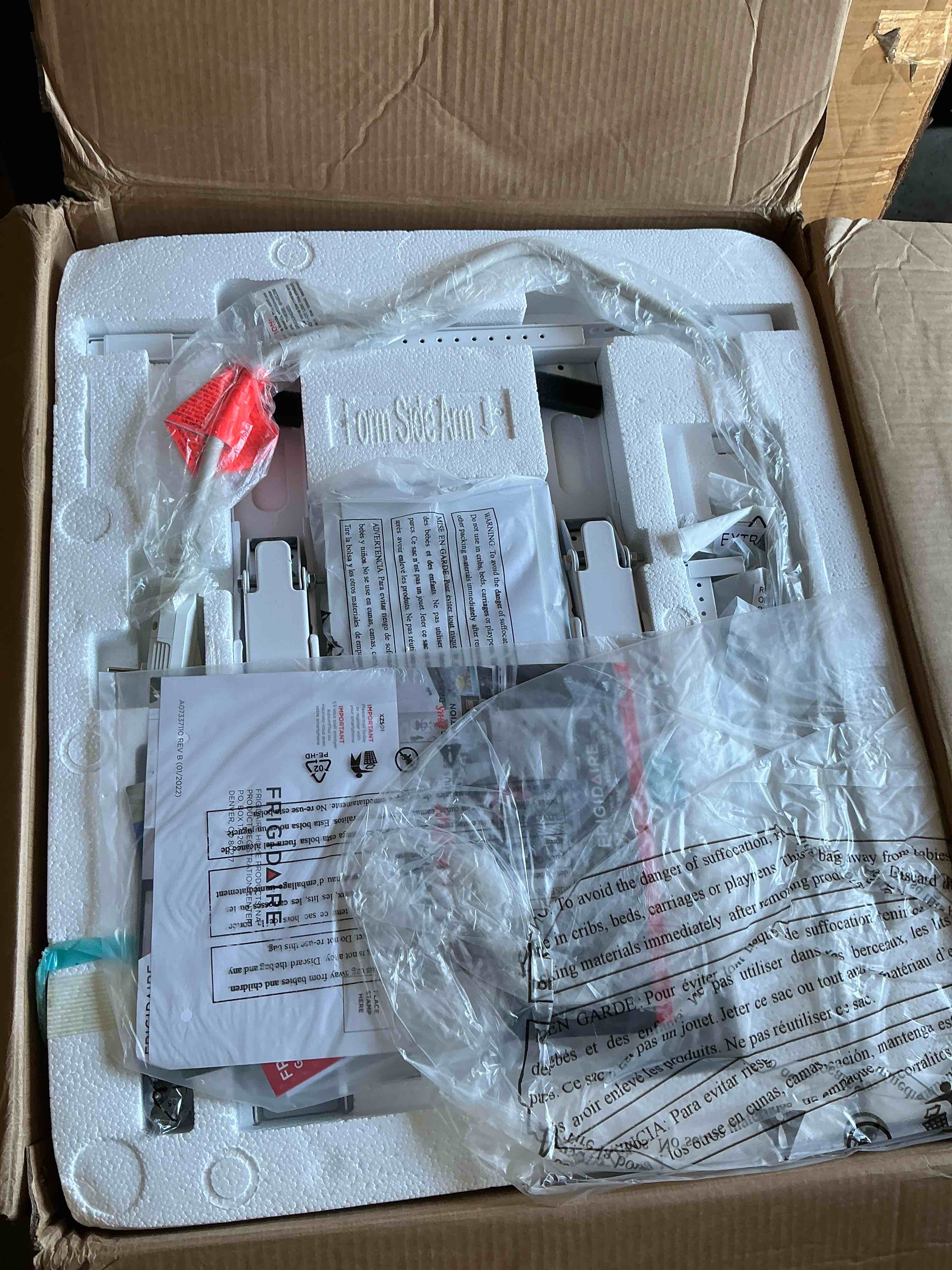 https://s3.amazonaws.com/lotting-images-prod/EmanualPiazza/BRN3703005_1759344518619.jpeg