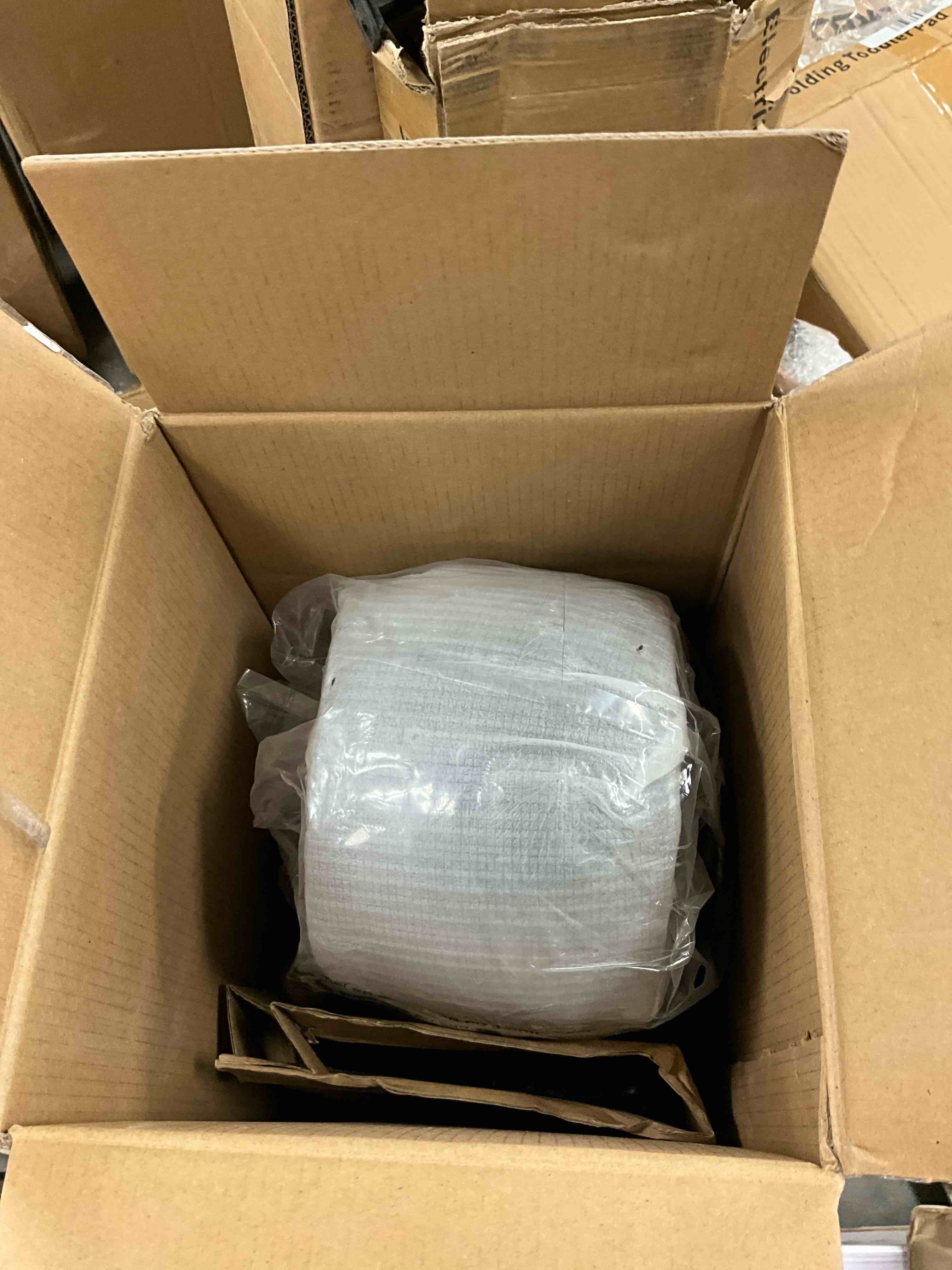 https://s3.amazonaws.com/lotting-images-prod/EmanualPiazza/BRN3708512_1752943030798.jpeg