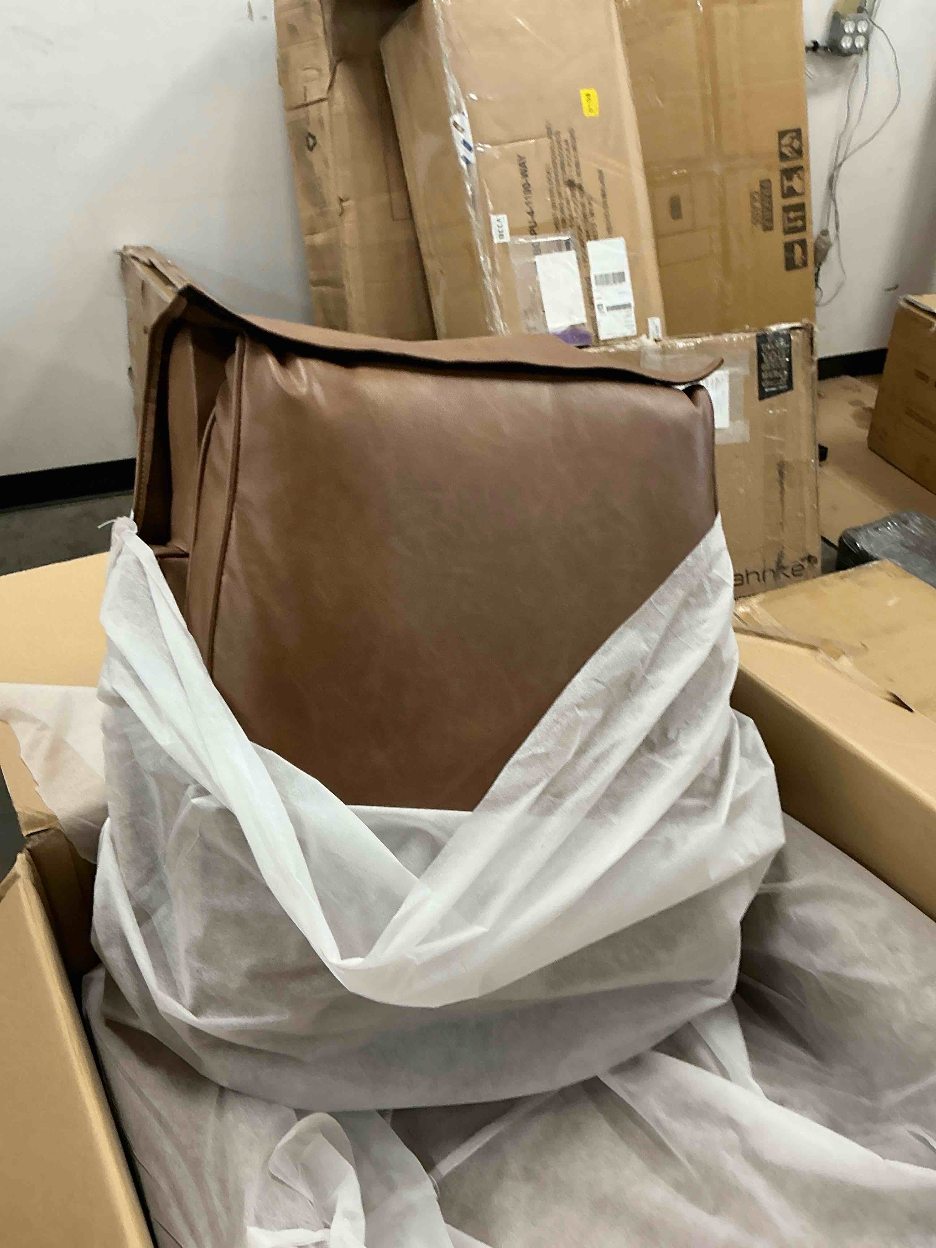 https://s3.amazonaws.com/lotting-images-prod/EmanualPiazza/BRN3709200_1758039407904.jpeg