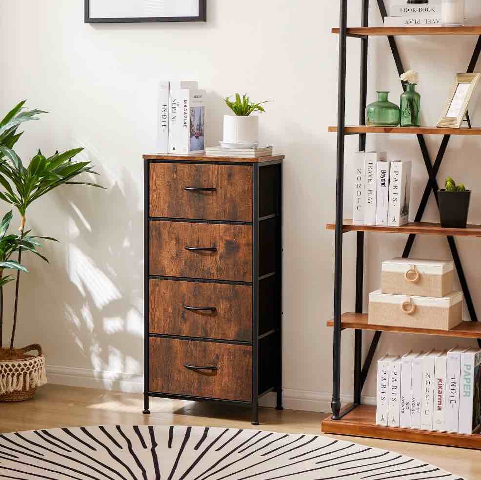 CONCETTA 4 Drawer Dresser, Wide Chest Drawers Nightstand Storage Tower Storage Fabric Dresser With Wood Top for Living Room, Bedroom, Closet, Brown