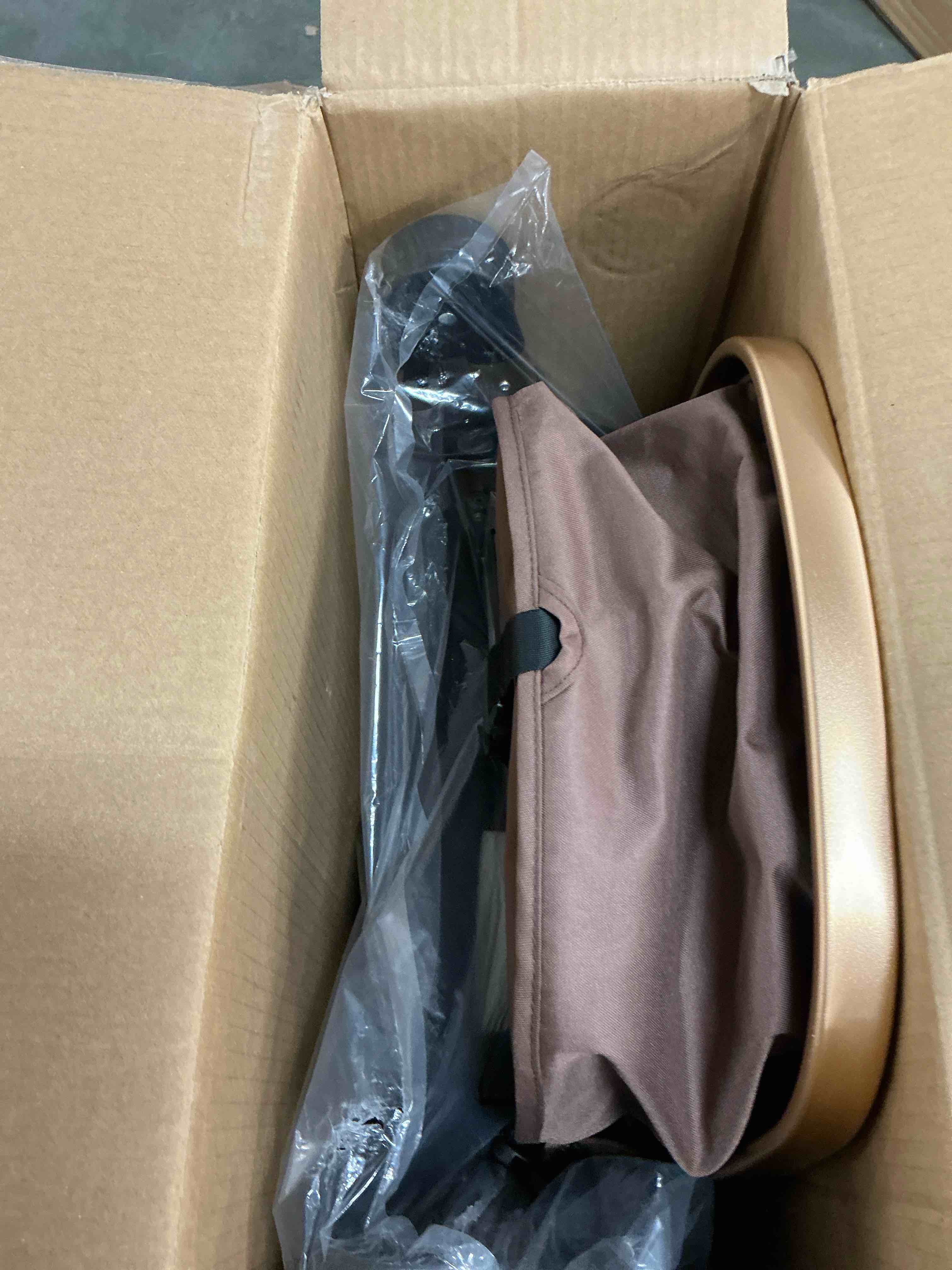 https://s3.amazonaws.com/lotting-images-prod/EmanualPiazza/BRN3710948_1761155212982.jpeg