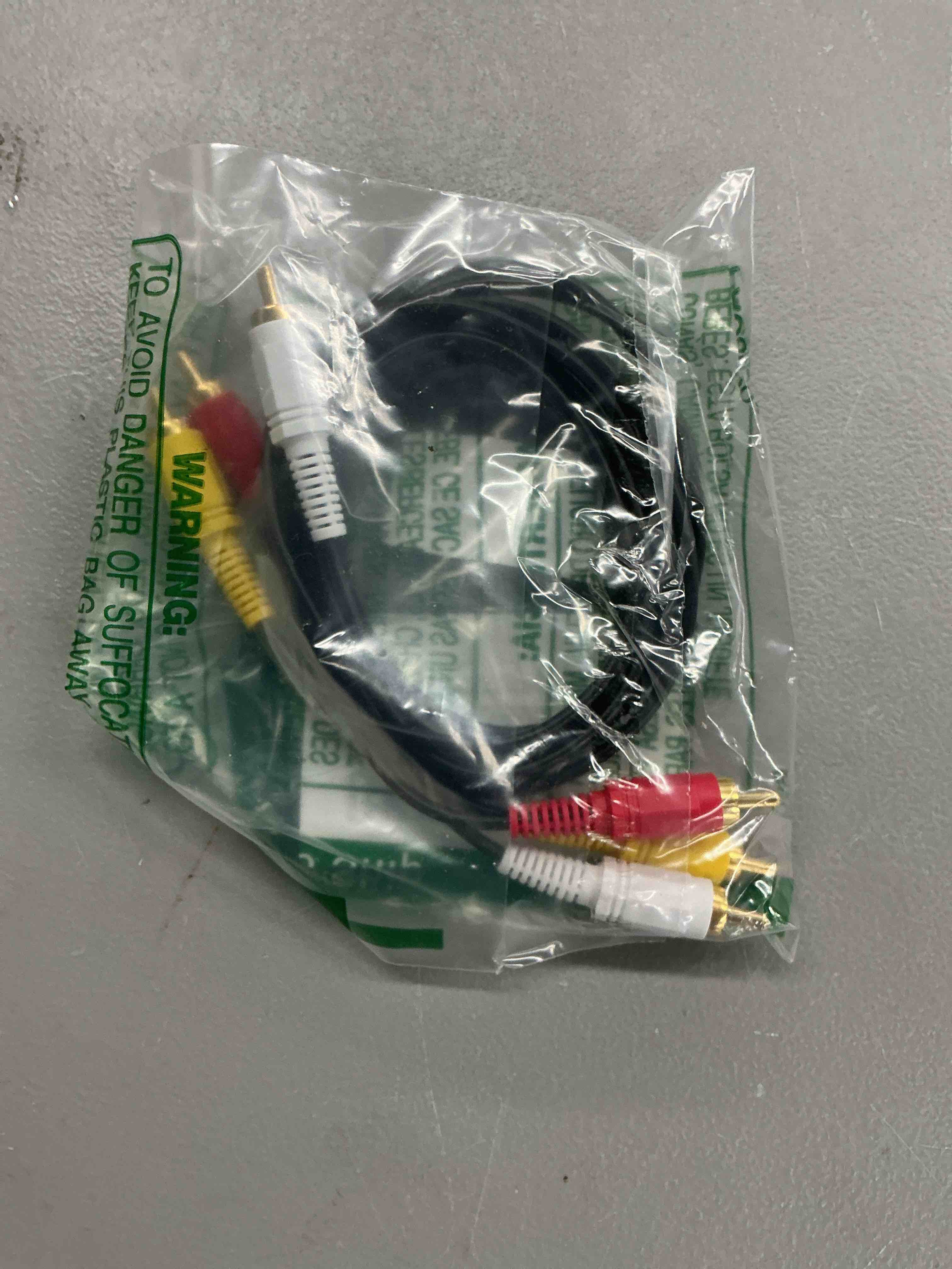 Condition photo showing New/Like New for rca cable, av cable gold plated, yellow/white/red connectors 3 male to 3 male-4.6 feet/1pcs 4.6feet
