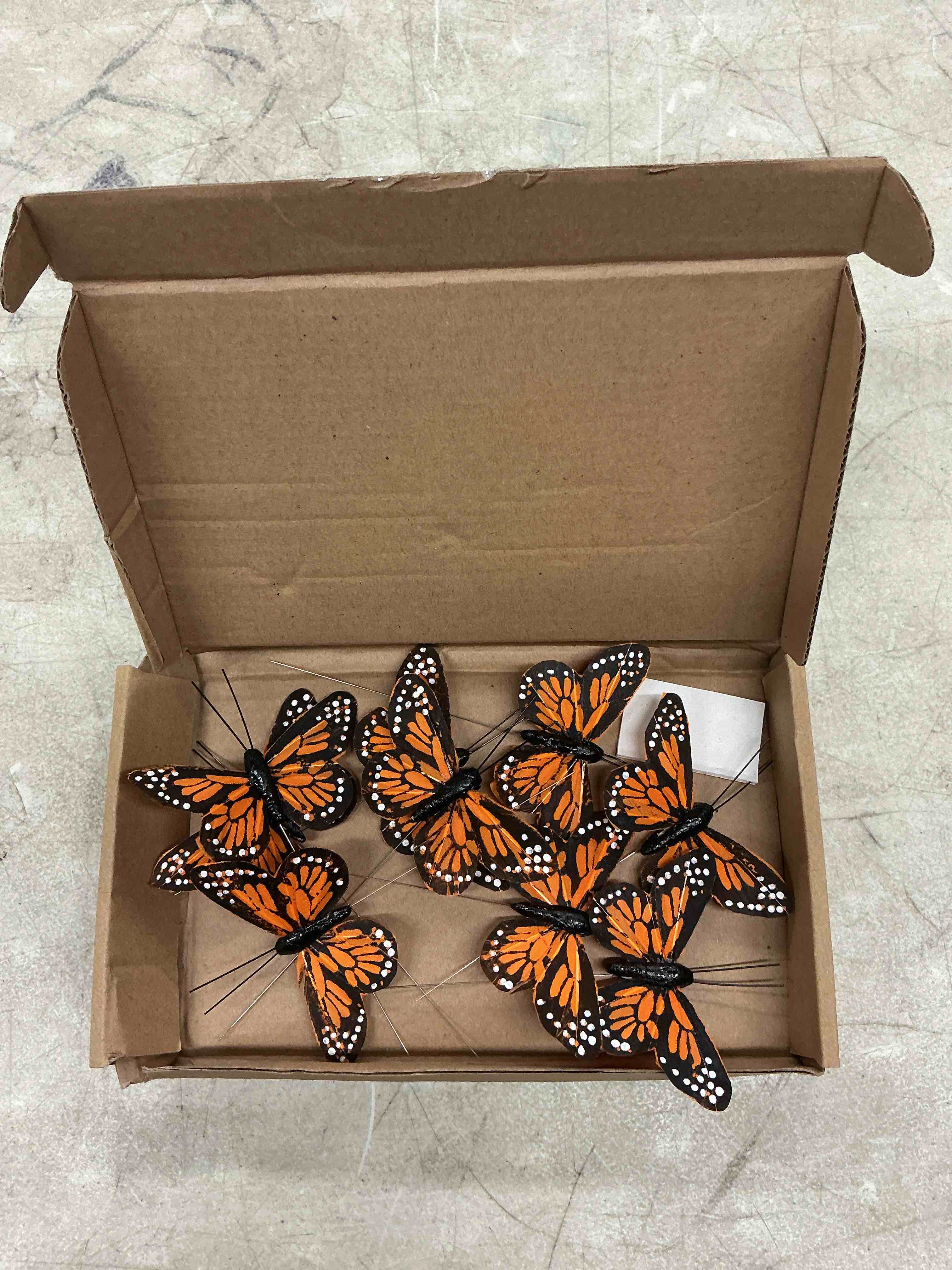 Condition photo showing Good Condition for ysleen 9 set monarch butterfly decoration artificial butterflies feather picks with wire for crafts fake floral flower bouquet party supplies spring summer decor(4 x 3 inch,orange color) orange color 4 x 3 inch