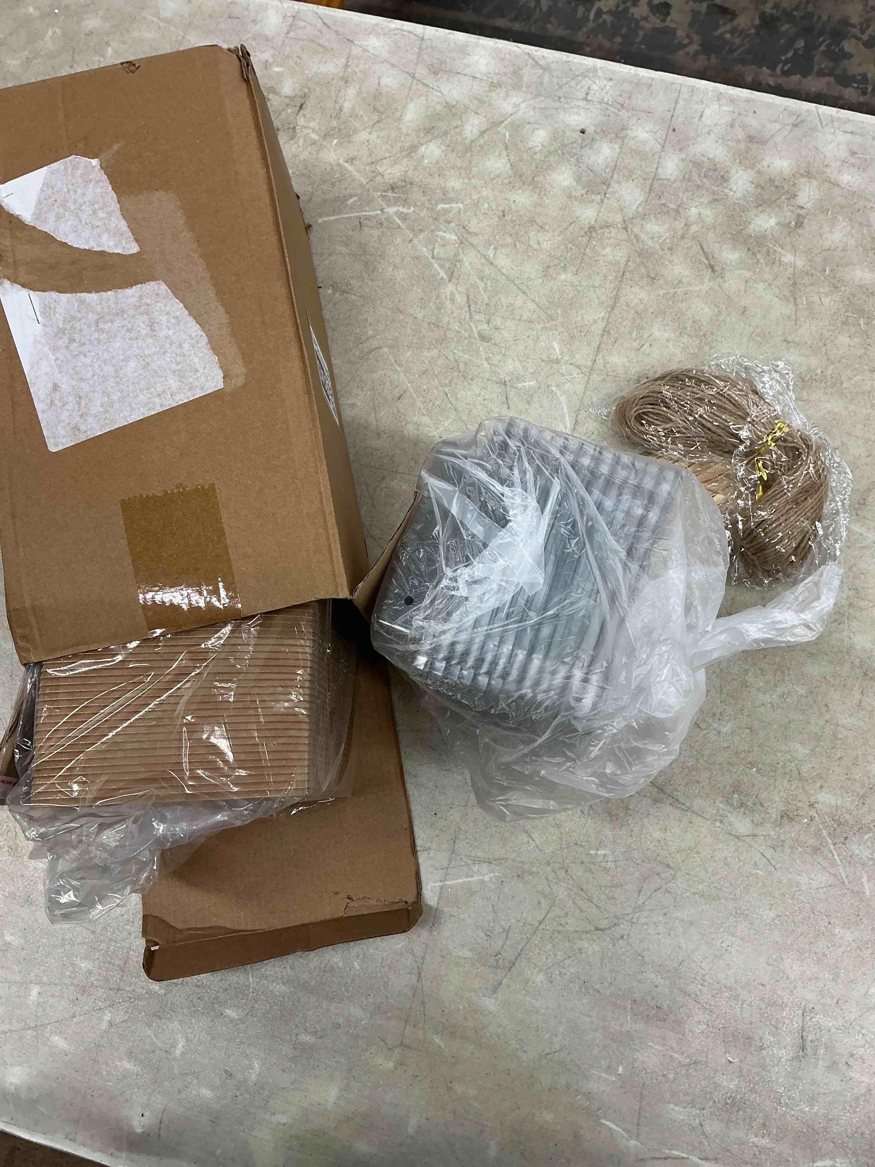 Condition photo showing New/Like New for 50 pack charcuterie boxes with clear lids, paper disposable to go small food containers, 5 inch dessert boxes for sandwich, cookie, cake slice, strawberries (brown)