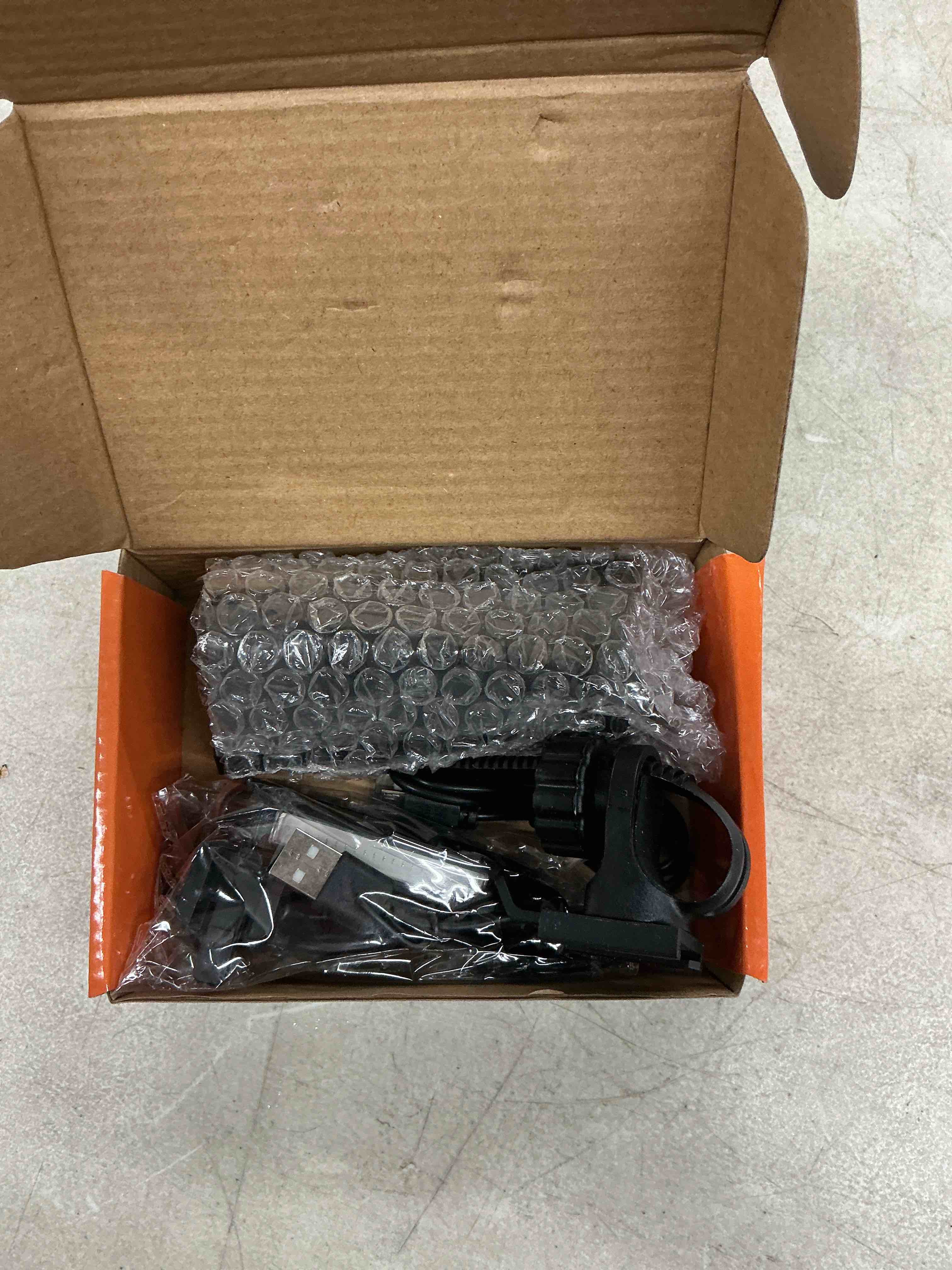 Condition photo showing Good Condition for 2026 new 5800 lumen bike light,6 led high brightness bicycle light,rechargeable 10 mode headlight taillight, 360°rotatable brackt,aluminum waterproof light,runtime 48+ hrs,shockproof for road,mountain fashion