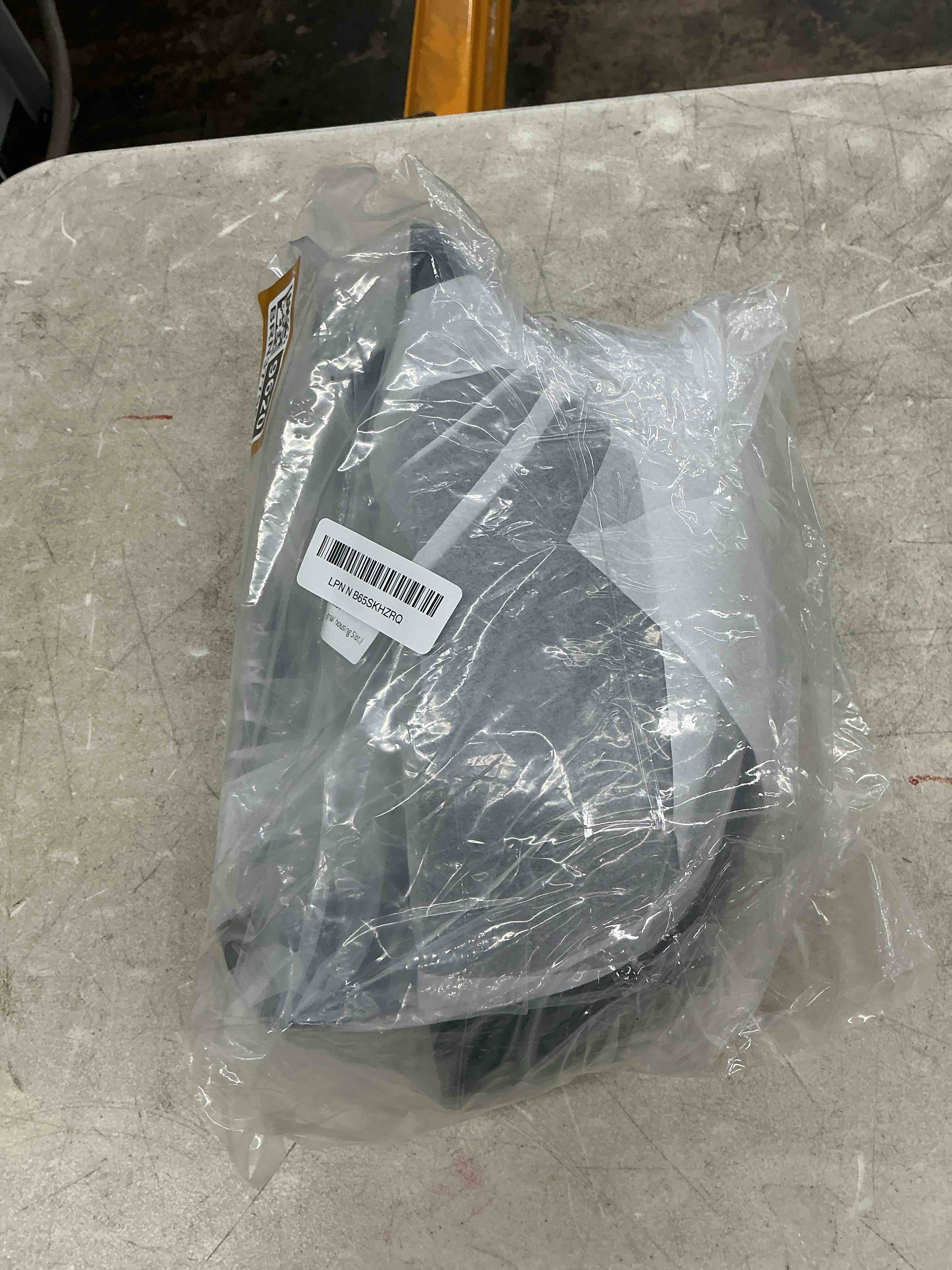 Condition photo showing Good Condition for side rear view mirror cover? for honda crv 2017 2018 2019 2020 2021 2022 bright black turn signal housing cover accessories(with turn signal housing slot.)