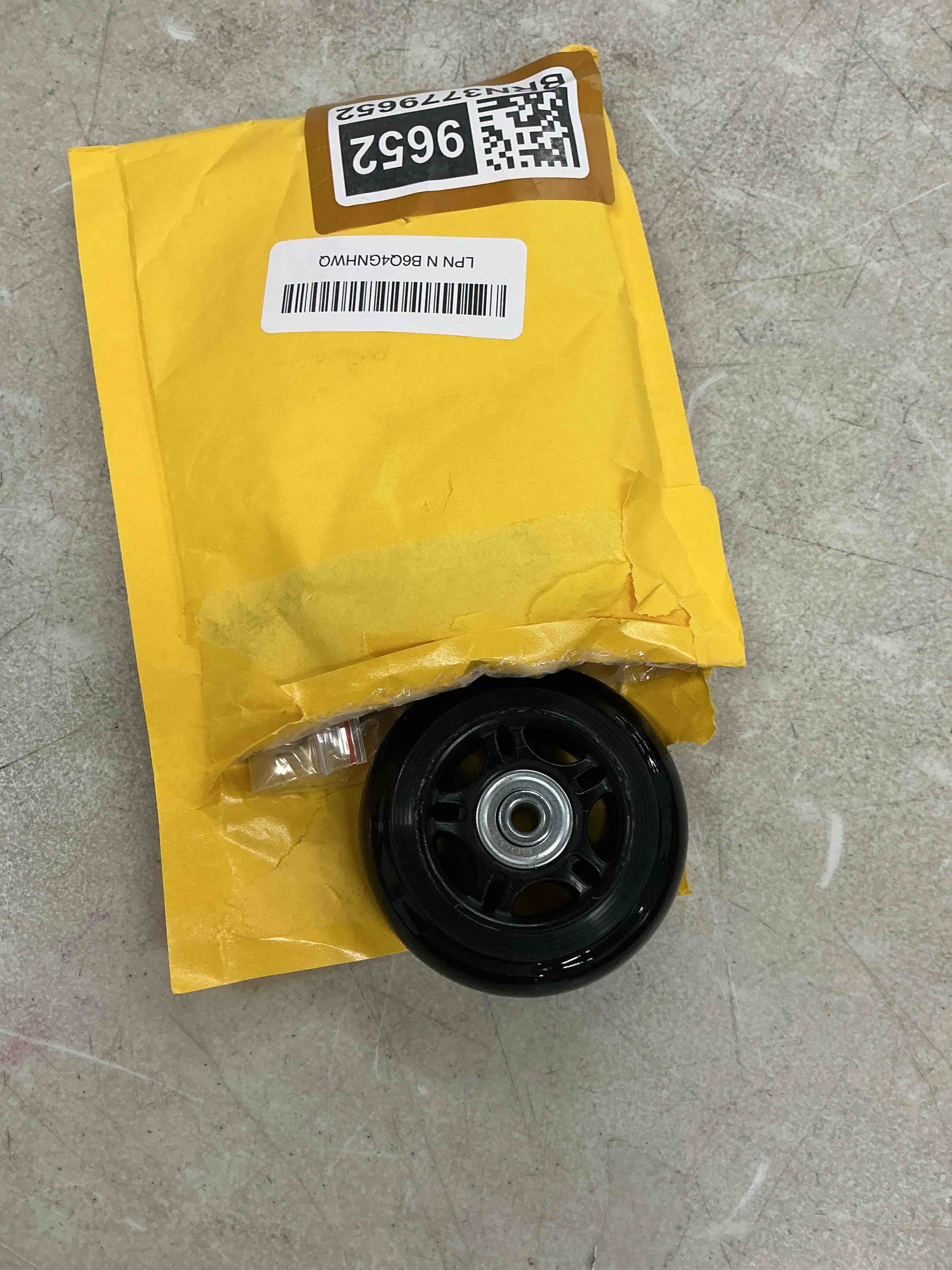 Condition photo showing Good Condition for ricrrover luggage suitcase wheels replacement kit 75x24mm/2.95"x0.94" w/abec 608zz inline outdoor skate replacement wheels, set of (2) wheels (od:75 w:24 id:6 axles:35&40mm) od:76 w:24 id:6 axles:35/40mm