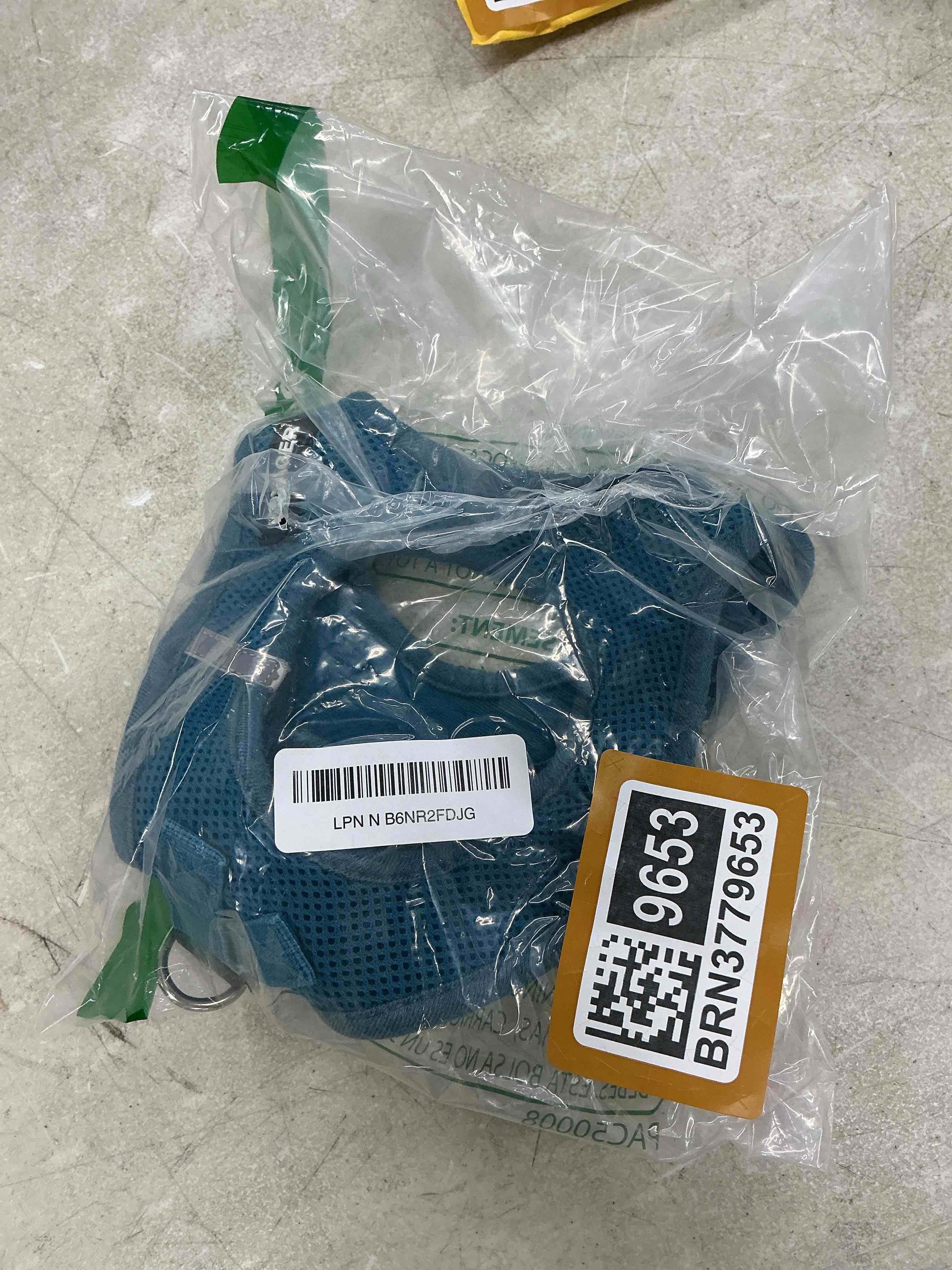 Condition photo showing Good Condition for best pet supplies voyager step-in air harness - all weather mesh, reflective, no pull harness for dogs, cats - secure with hook & loop fastener, buckle, double d-rings - turquoise, m harness (turquoise) m (chest: 16 - 18")