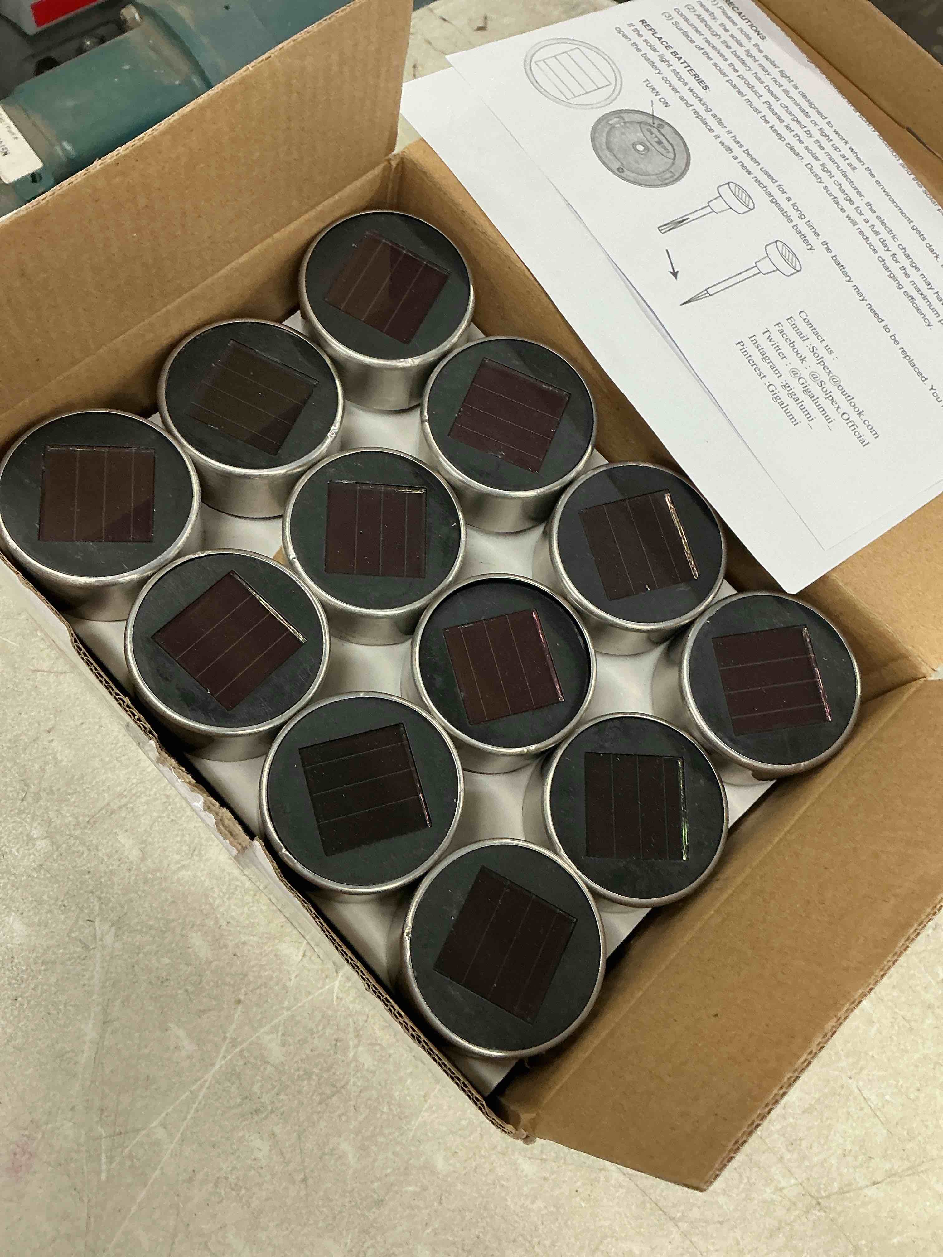 Condition photo showing Good Condition for solpex solar garden lights outdoor, 6 color 12 pack stainless steel led pathway lights,halloween/christmas solar decorative?christmas decor for patio, lawn, yard,landscape and walkway 12 multicolor