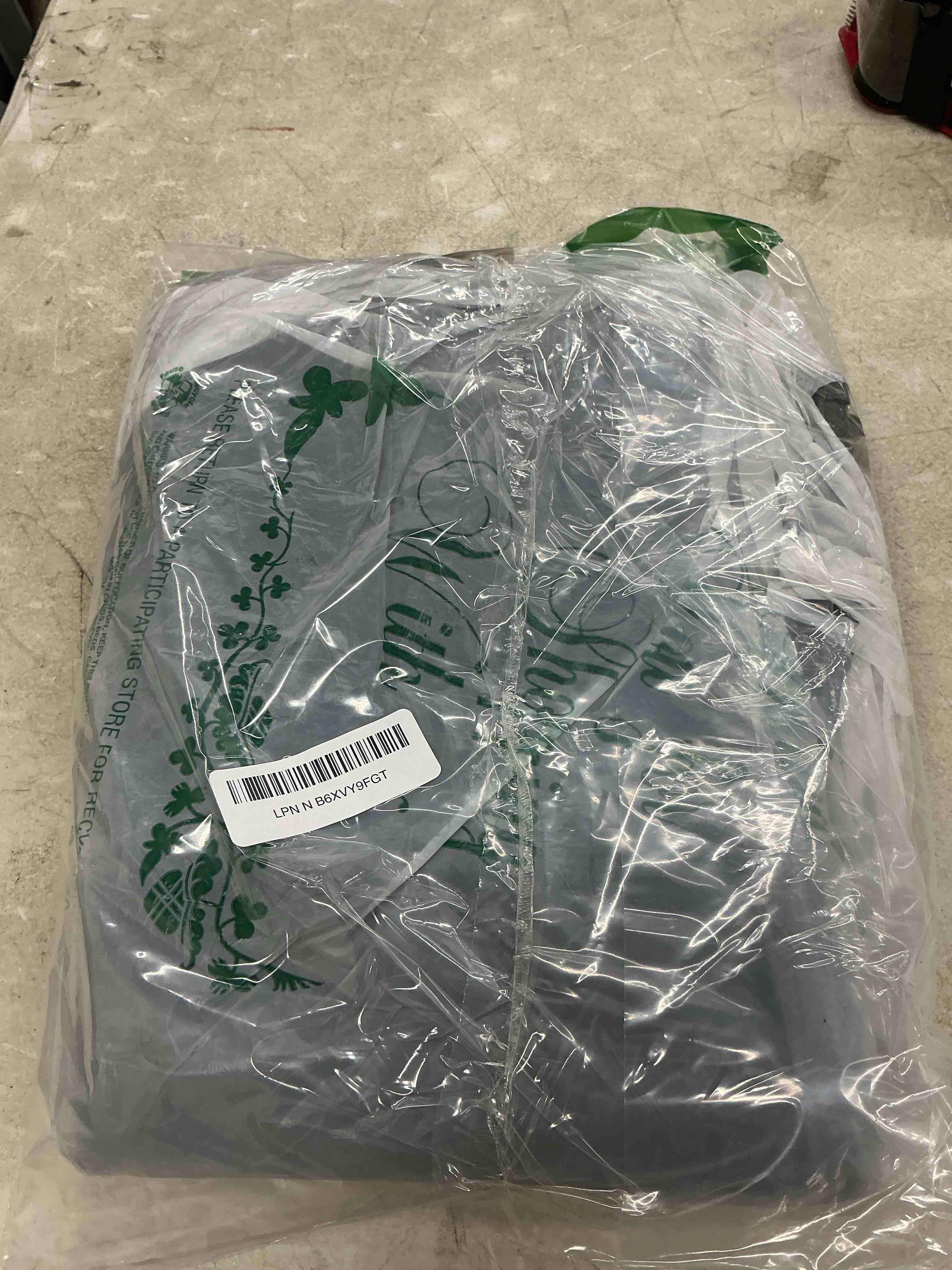 Condition photo showing Good Condition for door mat entrance 24"x35", dirt resistant and absorbent, non-slip rubber backing floor mats, easy clean low-profile doormat for entryway, front door, inside entrance, grey a- gray 24"x35"