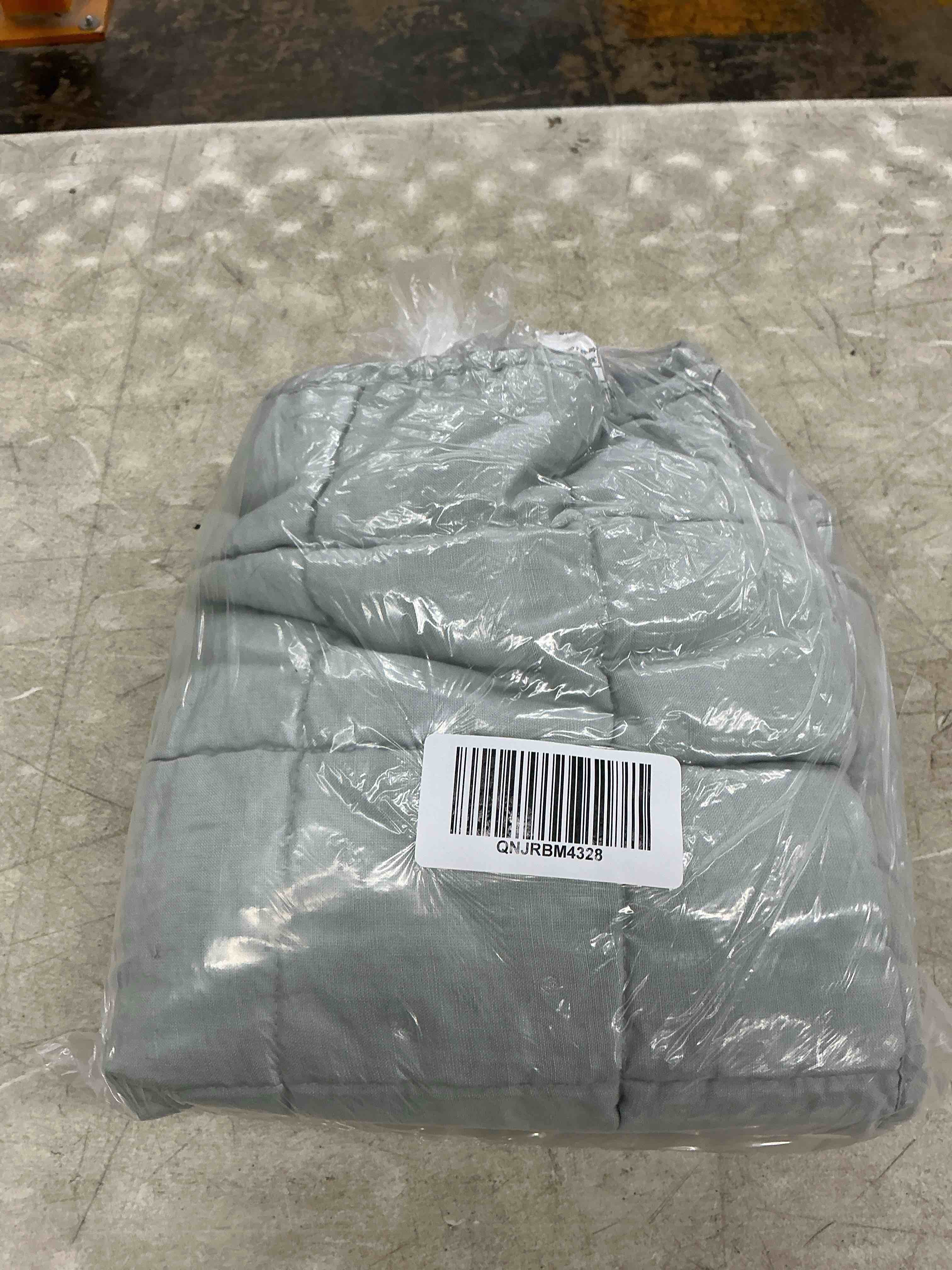 Condition photo showing Good Condition for european linen box quilt set, king/cal king, mist