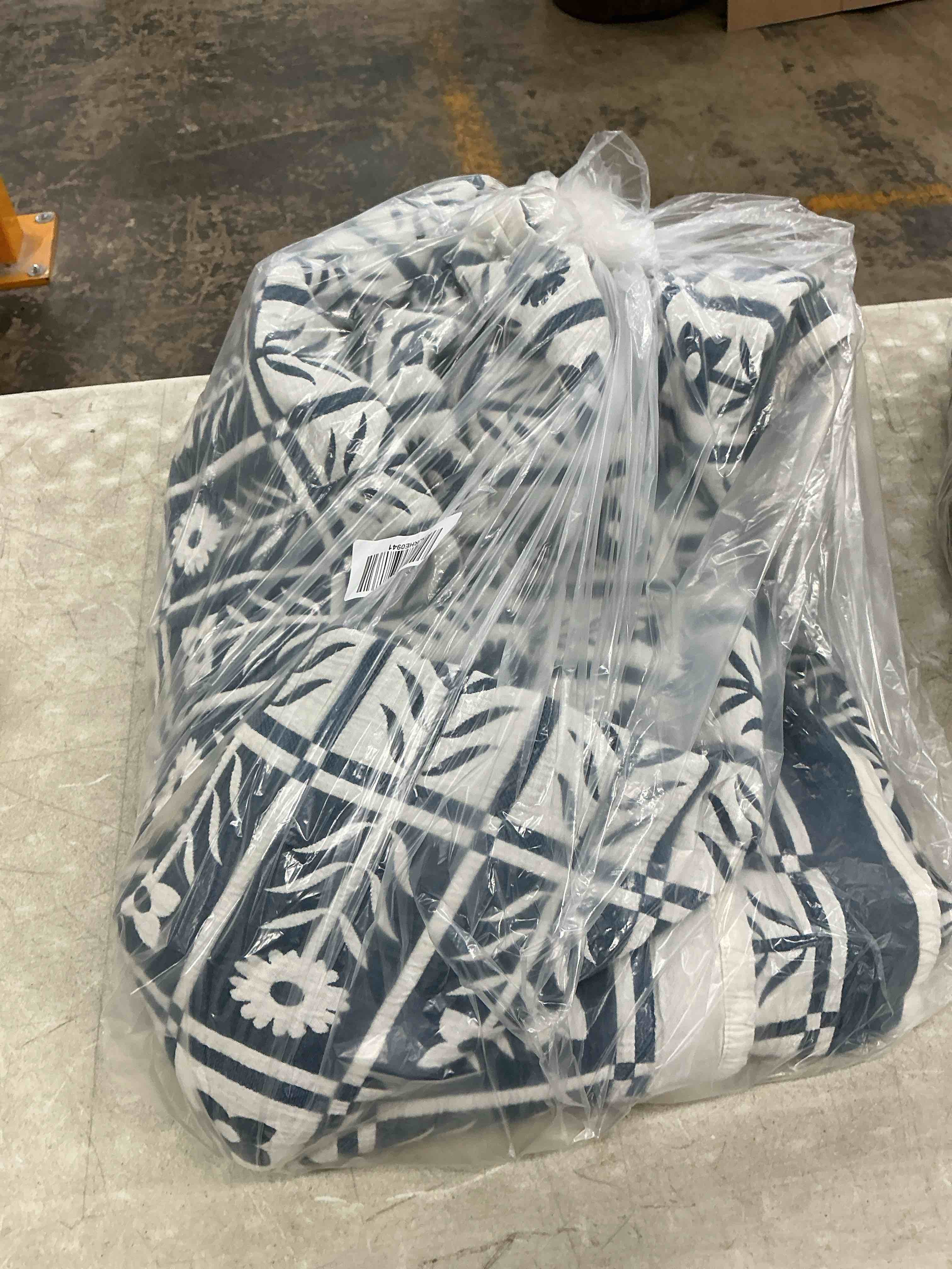 Condition photo showing Good Condition for organic cotton jacquard floral coverlet set, king/cal king, glacier blue