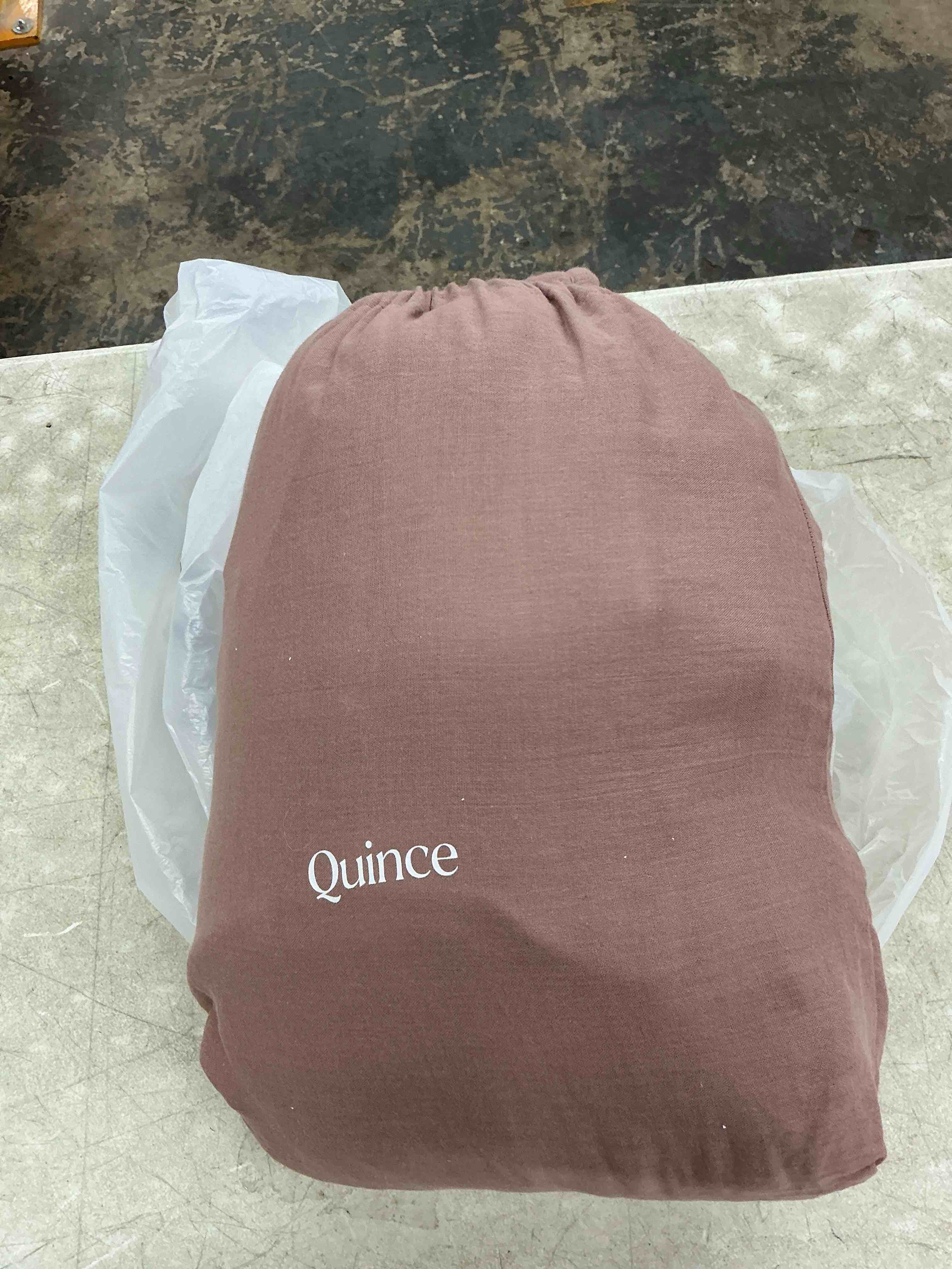 Condition photo showing Good Condition for quince organic cotton gauze dream quilt 36 in x 50 in