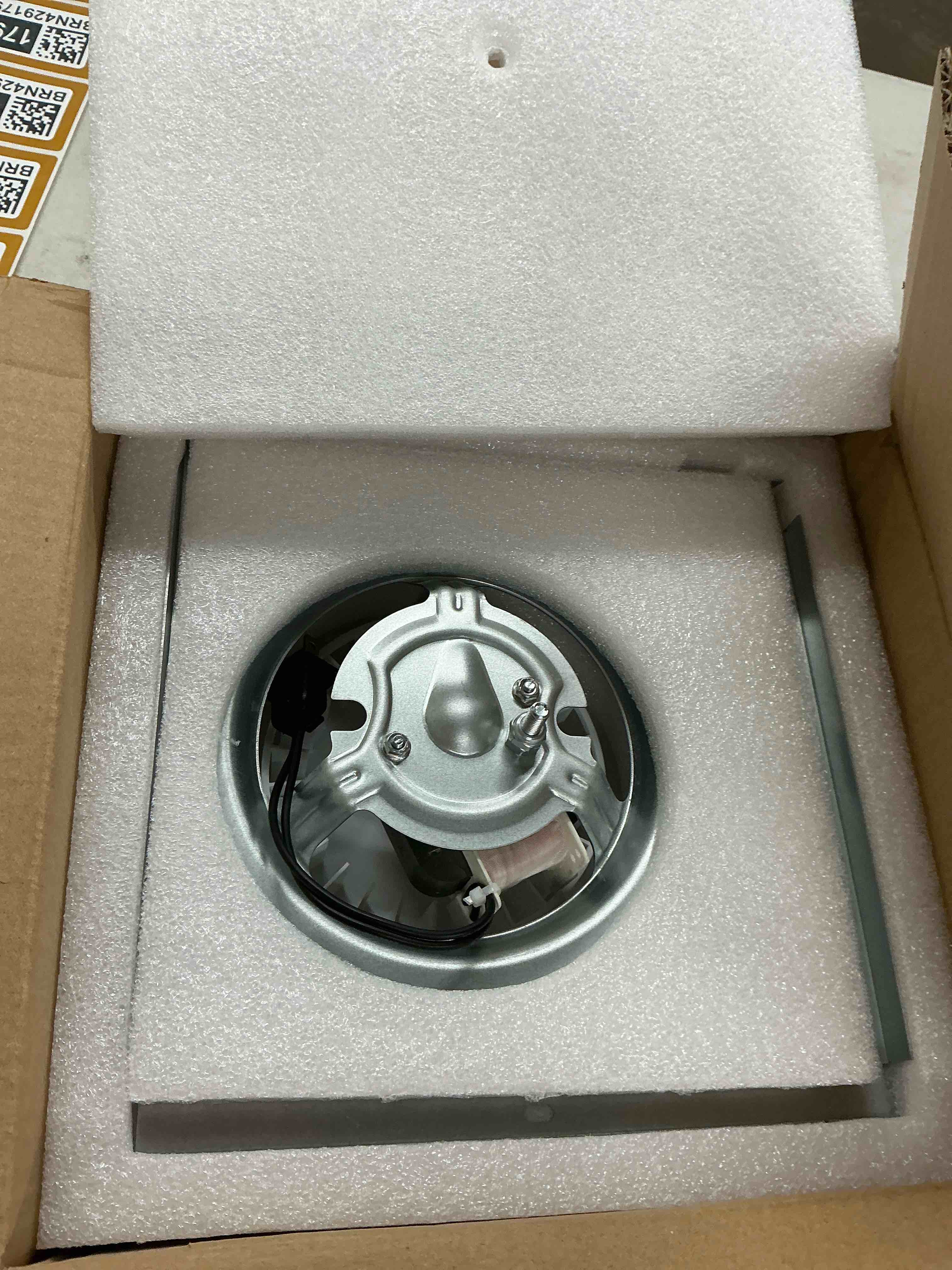 Condition photo showing New/Like New for 769rl b unit, s0504b000 motor assembly for broan nutone 769rl, 763rl, 769rl-r01, 757, 769rft-r01, vf707rcn, 765rl, 763rl-r01, vf705rcn bathroom exhaust fan, replacement fan motor c-87547, jesp-61k13. fan motor assembly