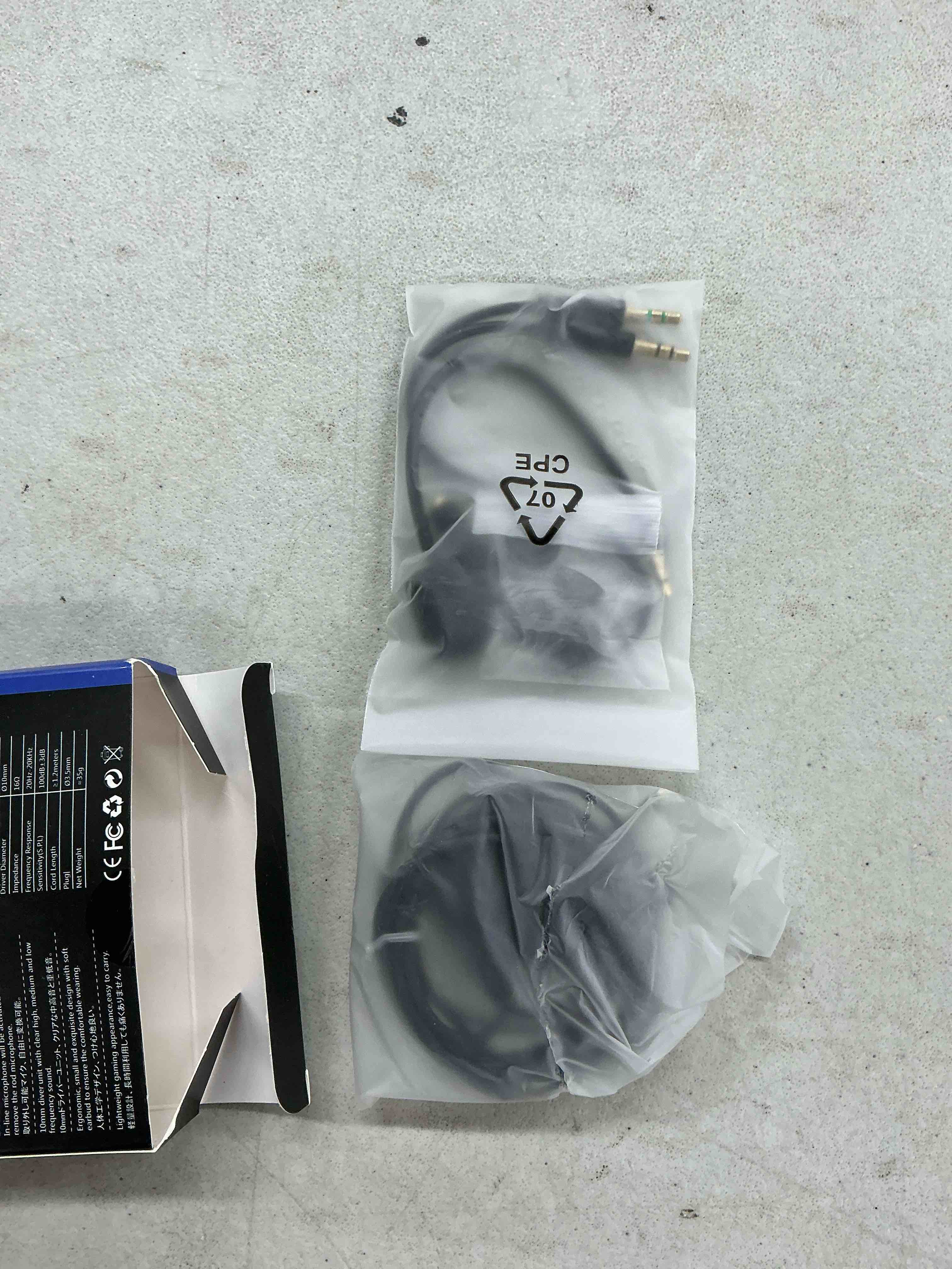 Condition photo showing Good Condition for versiontech. wired gaming earbuds with mic, in-ear gaming earphones with dual audio drivers, in-line controls, hifi noise cancelling headphones for pc, nintendo switch, xbox series x|s, ps5, ps4 black