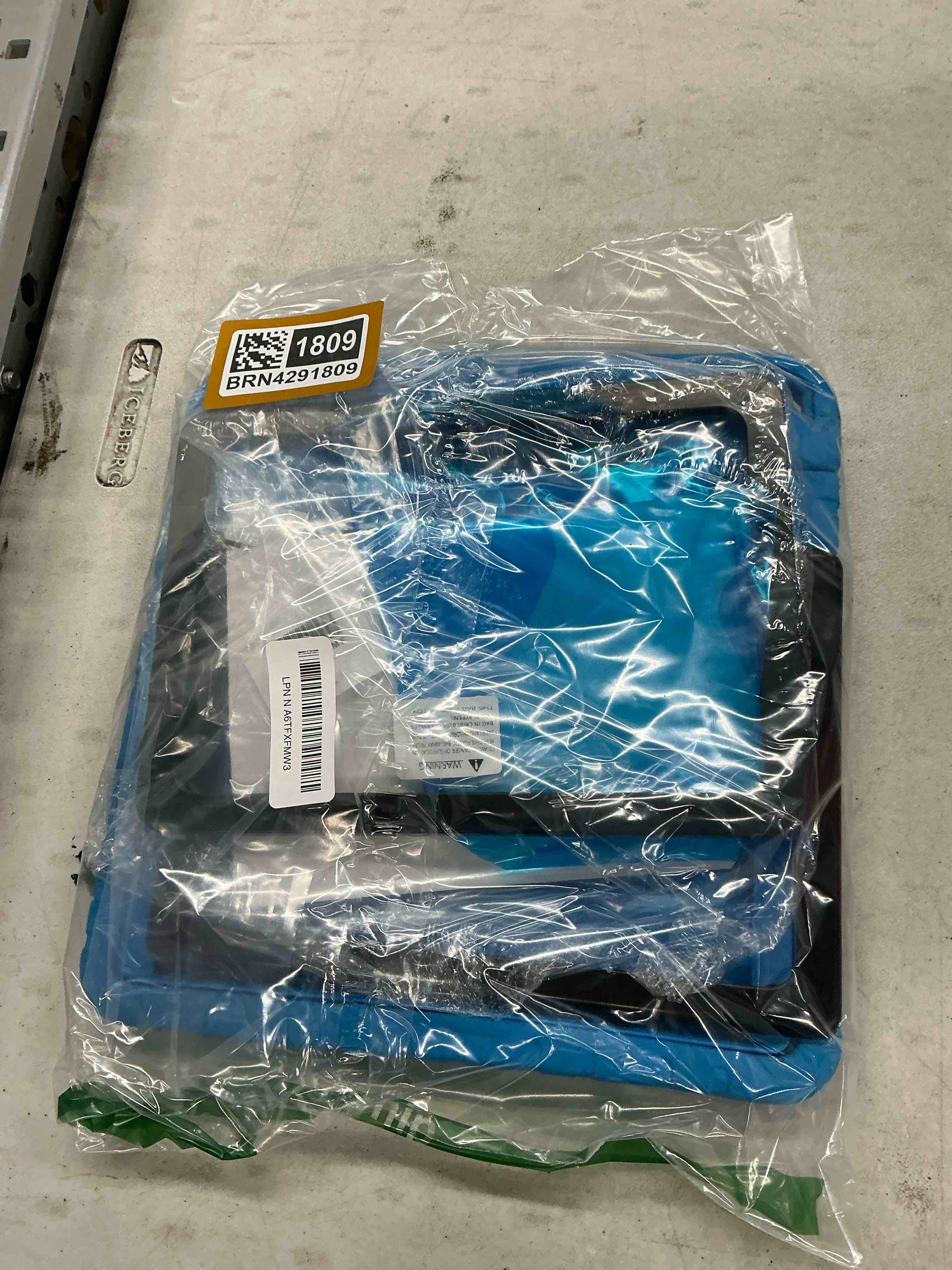 Condition photo showing Good Condition for bmouo kids case for ipad a16 11th generation 11" 2025/ipad10th generation 10.9 inch 2022 - with screen protector, shockproof covertible handle stand ipad 11th/10th generation case for kids, blue
