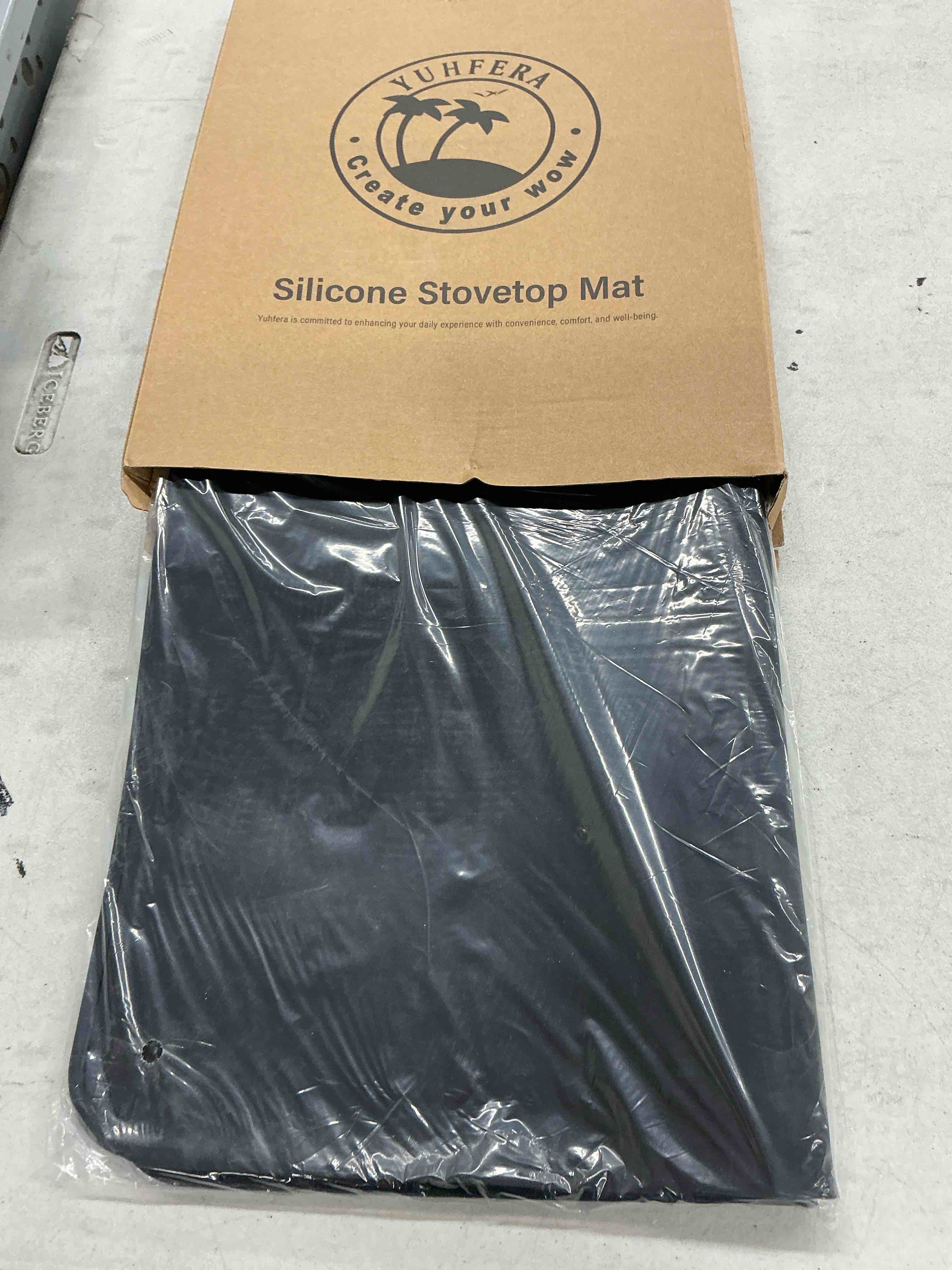 Condition photo showing Good Condition for stove top cover for electric stove - silicone stove mat for glass top, glass cooktop protector for kitchen,multi-functional oven covers for electric stove (black,28 x 20) black 28"l x 20"w