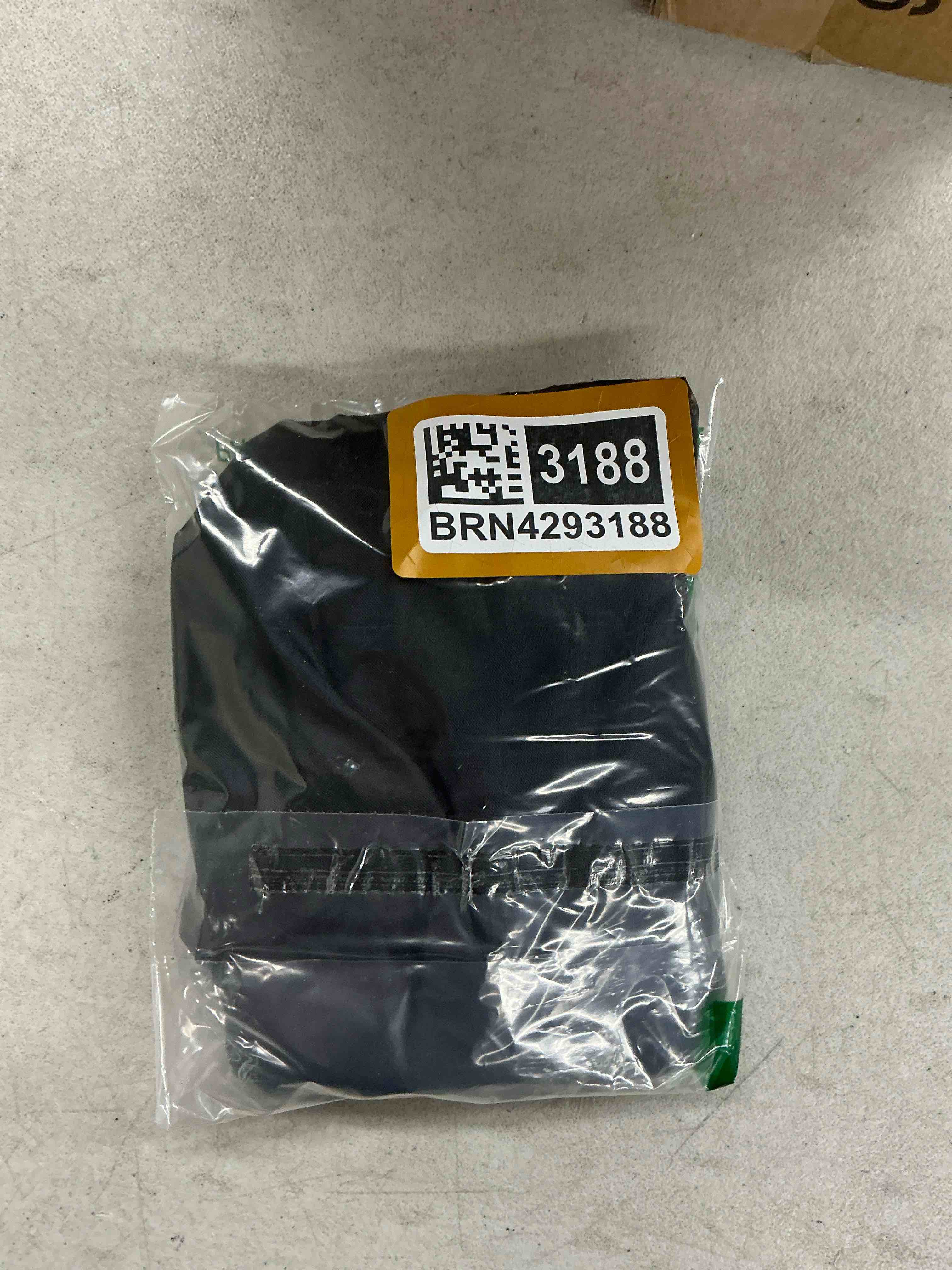 Condition photo showing Good Condition for clothesline?retractable portable clothesline for travel?clothing line with 12 clothes clips?for indoor and outdoor laundry drying line?outdoor camping accessories colors