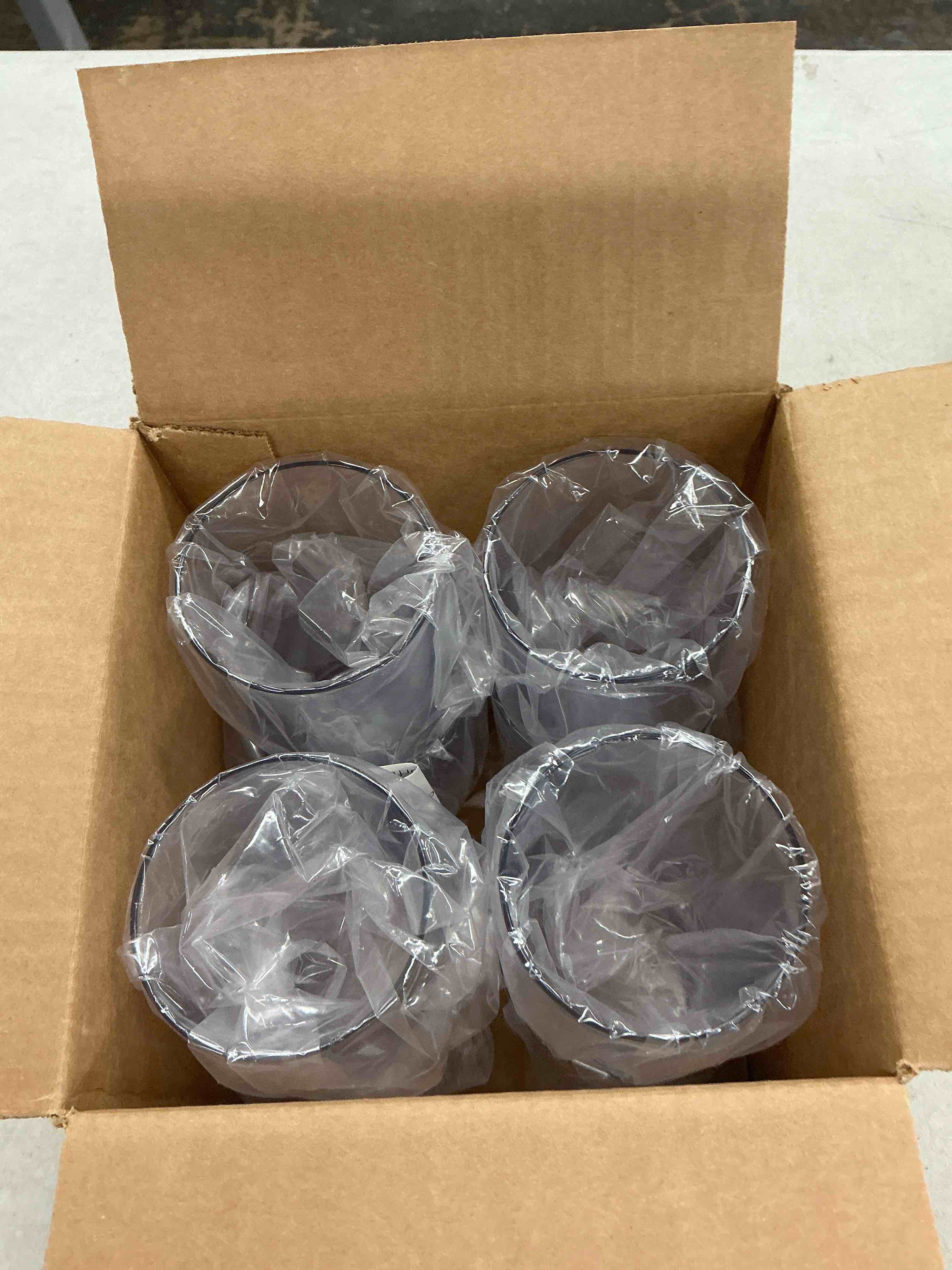 Condition photo showing New/Like New for us acrylic classic clear plastic reusable drinking glasses (set of 8) 12oz rocks & 16oz water cups | bpa-free tumblers, made in usa | top-rack dishwasher safe