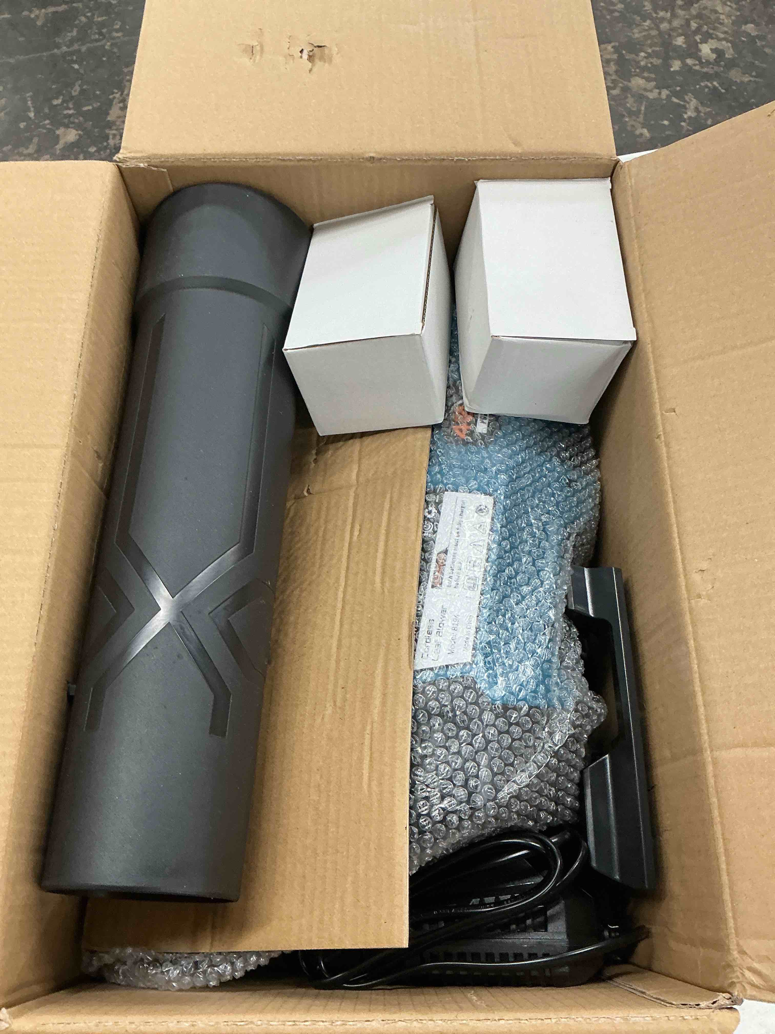 Condition photo showing Good Condition for SEESII 40V Leaf Blower Cordless, 600CFM 160MPH Brushless Motor Leaf Blower with 2 * 5200mAh Batteries and Charger, Turbo Button & Variable Speed Control Electric Blower for Lawn Care, Dust and Debris