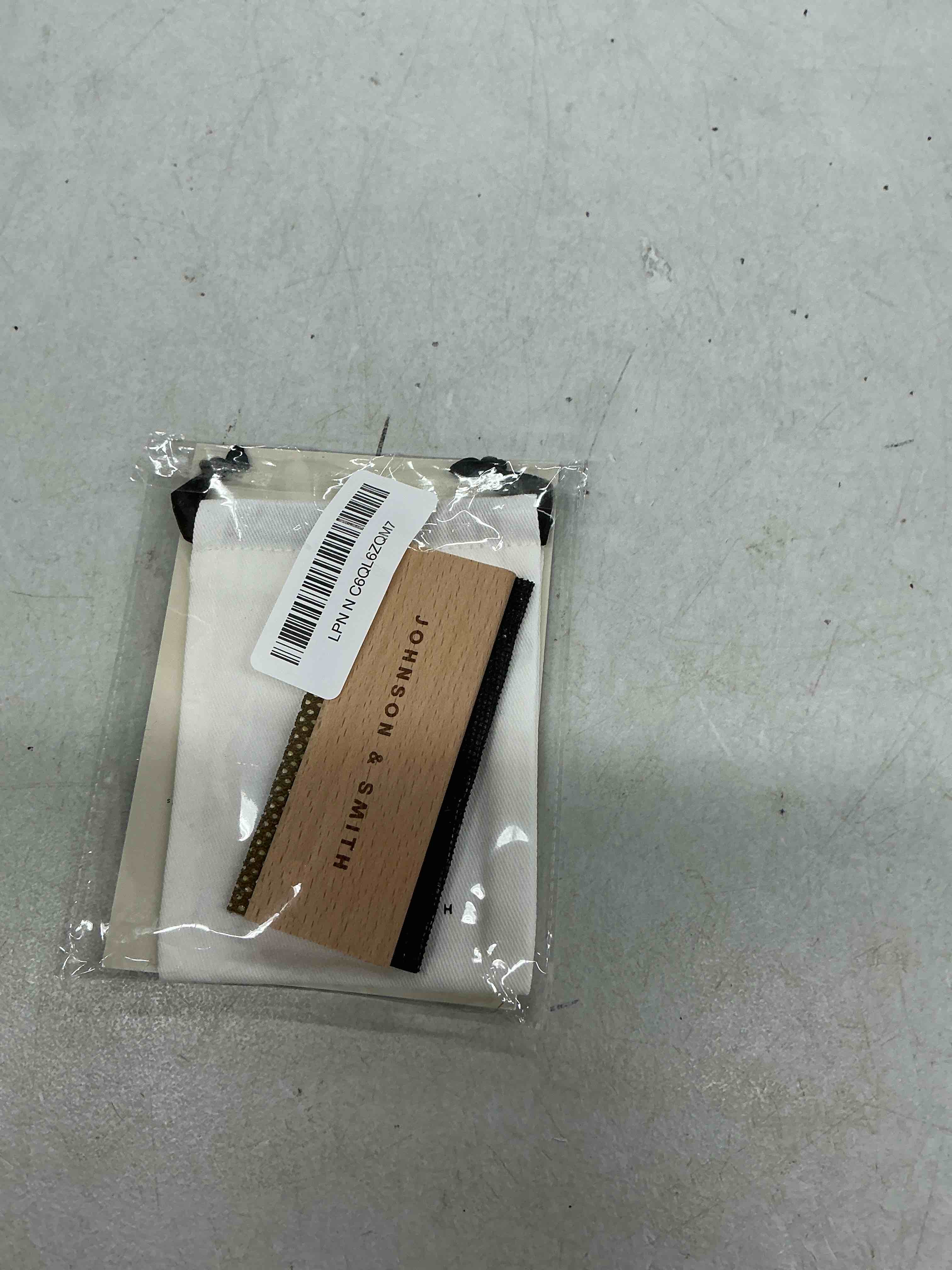 Condition photo showing Good Condition for johnson & smith sweater comb - double sided sweater shaver lint scraper - easy grip cashmere comb - multifunction fabric clothes shaver cashmere pill remover - travel pilling remover brush with pouch