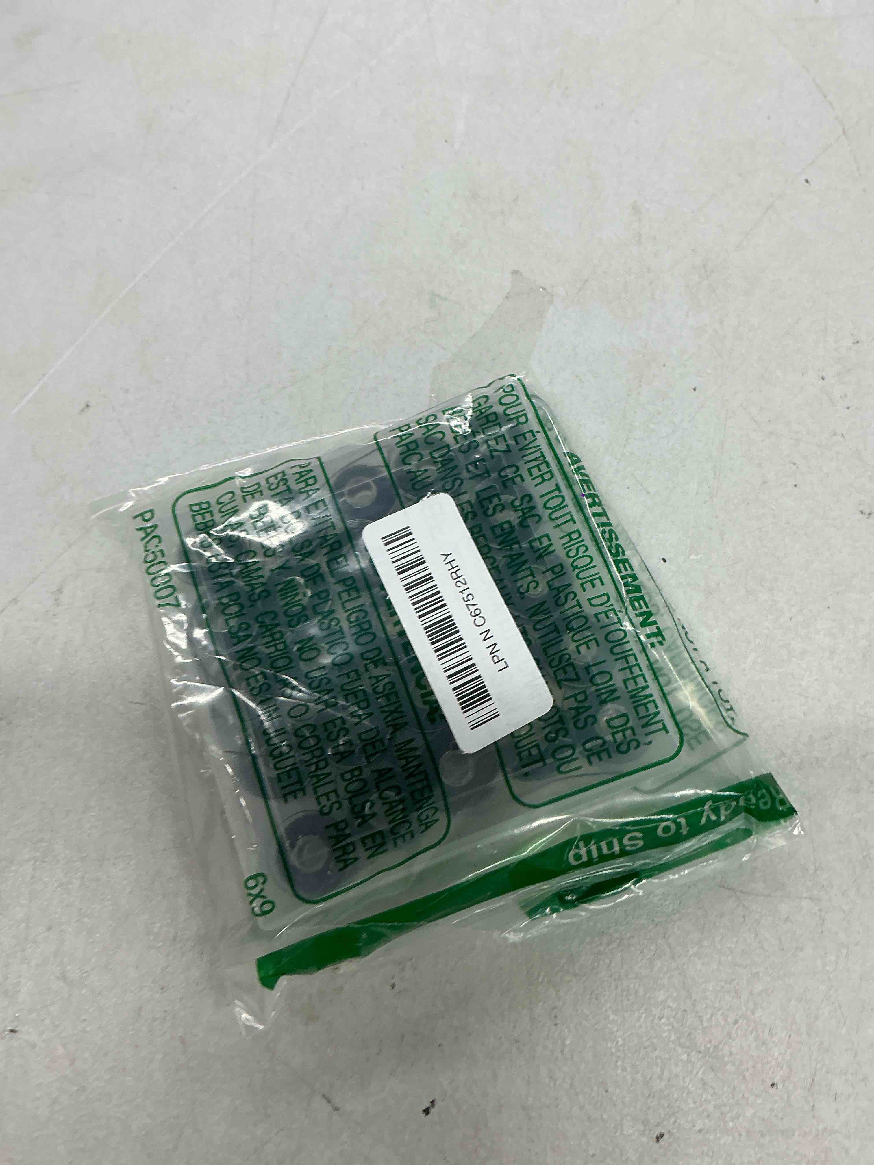 Condition photo showing Good Condition for uzecpk sewing thread, 25pcs bobbins for sewing machine, black size a sa156 prewound bobbins threads for embroidery and machines sewing, 50yds spool of thread kit diy and home 25 black 25 pcs