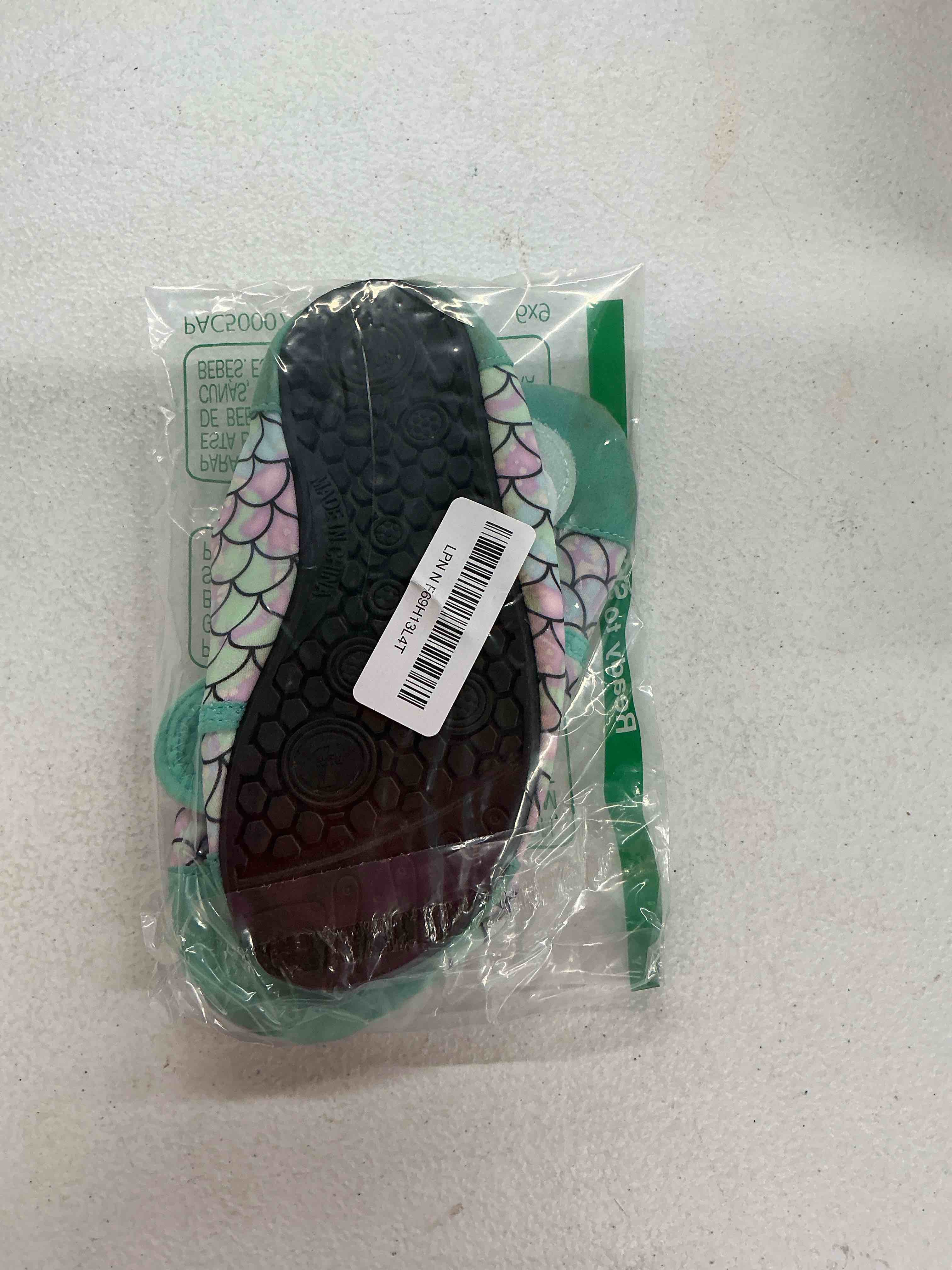 Condition photo showing Good Condition for centipede demon kids water shoes girls boys outdoor quick dry barefoot aqua socks for sport beach swim pool surf 12.5-13 little kid a green lotus