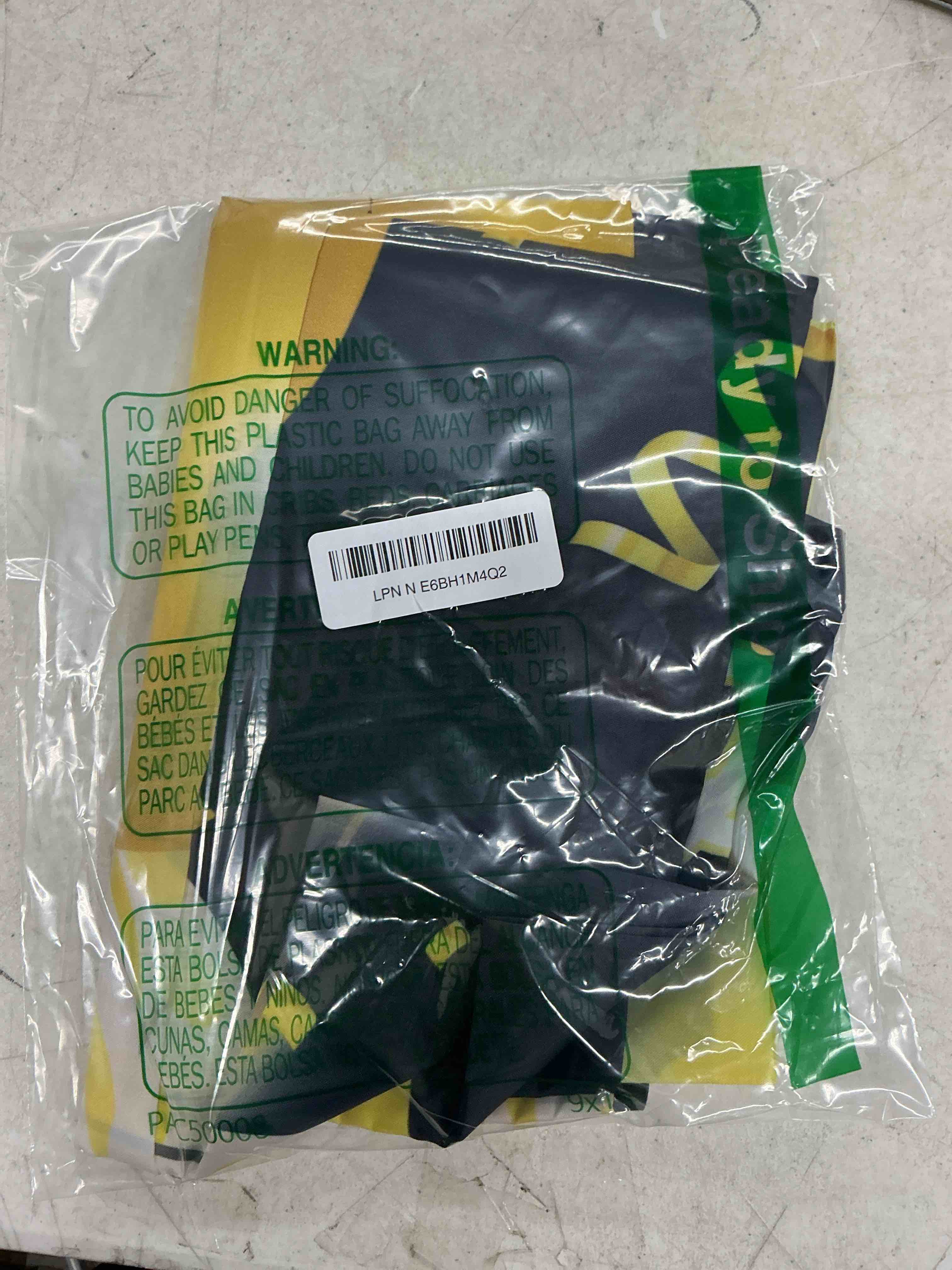 Condition photo showing Good Condition for katchon, xtralarge congrats grad banner - 72x44 inch | congrats grad we are so proud of you banner, graduation decorations class of 2026 | 2026 graduation decorations, graduation party decorations