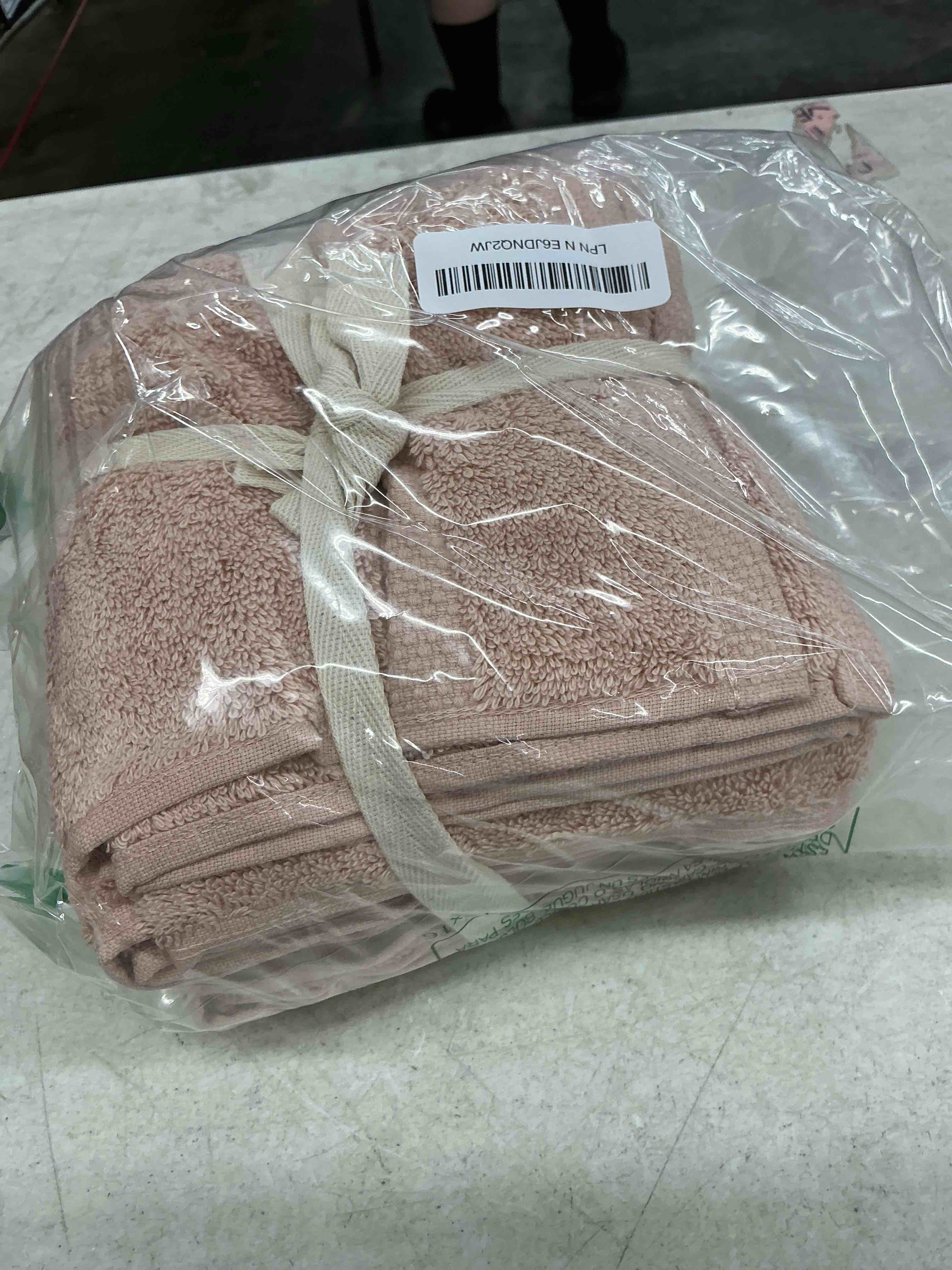 Condition photo showing New/Like New for sofe h&l | olea luxury turkish cotton hand towels set of 4 blush | premium, soft, durable, absorbent | hotel quality plush towels and thick towel sets blush set of 4 (4 hand towels)