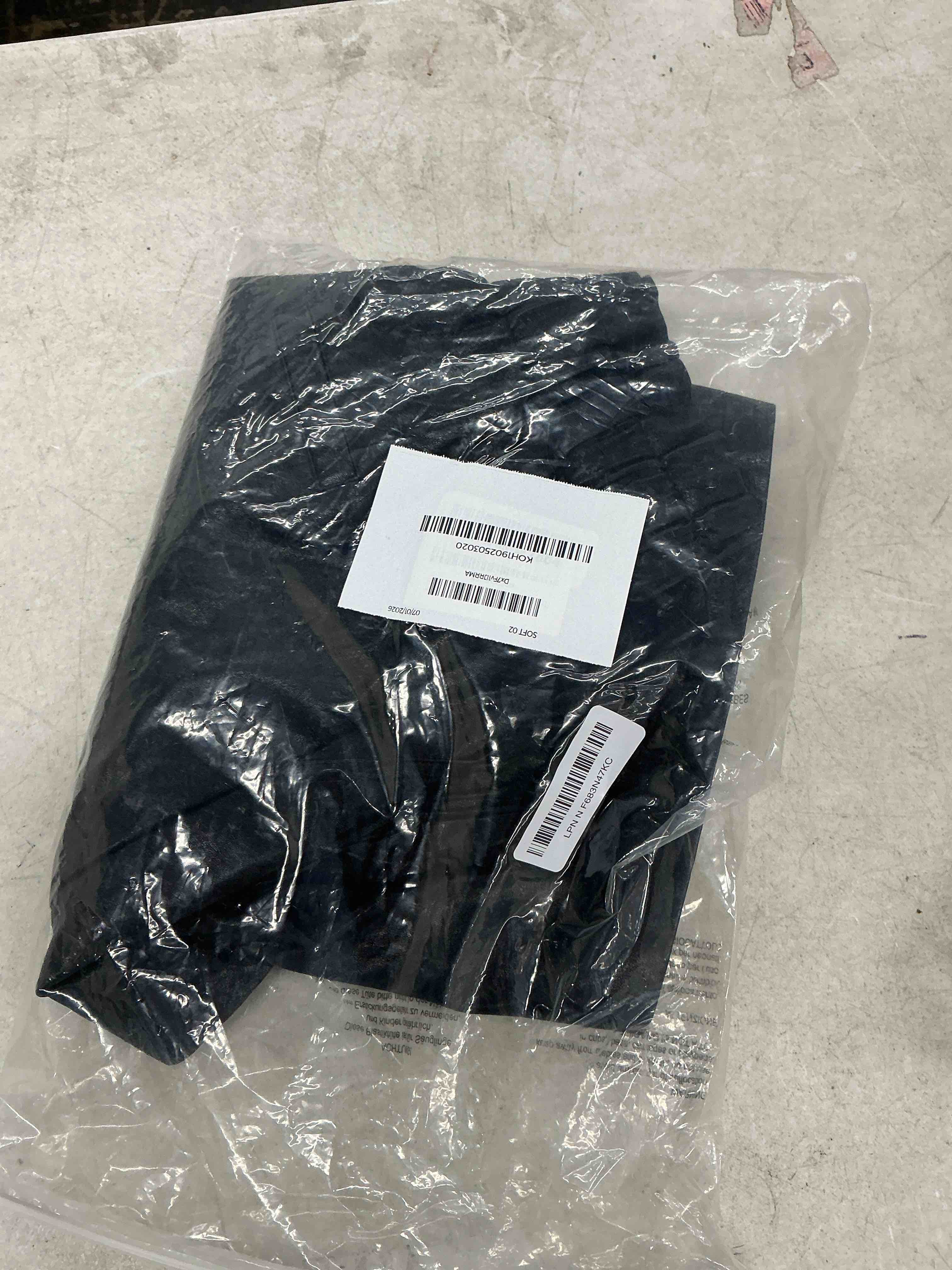 Condition photo showing New/Like New for high waisted straight leg faux leather shorts for women x-large black