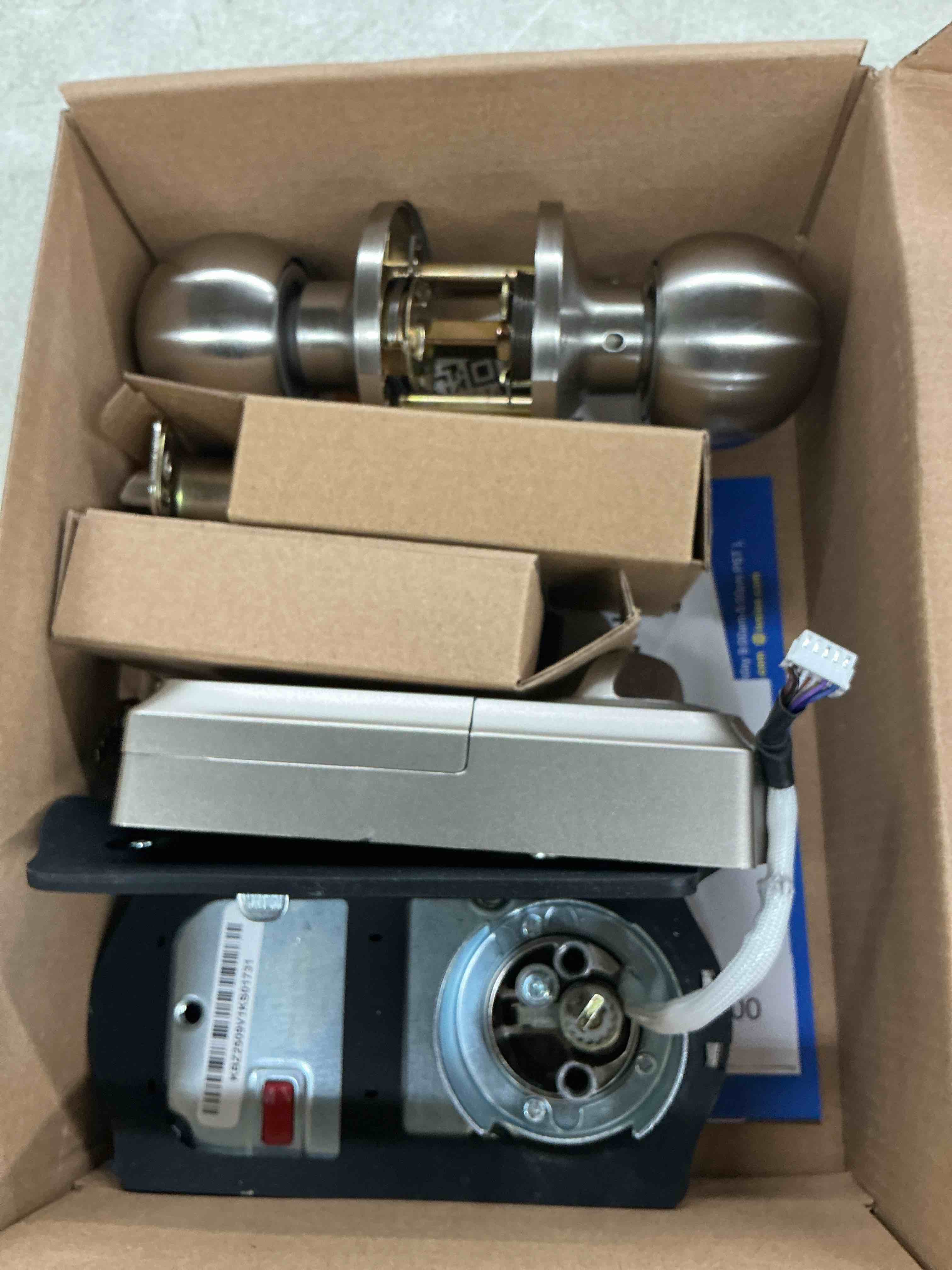 Condition photo showing Good Condition for veise ve017-k fingerprint smart lock with 2 knobs, app control, keyless entry front door lock set, electronic touchscreen keypad deadbolt, emergency power port, easy install, auto-lock, satin nickel
