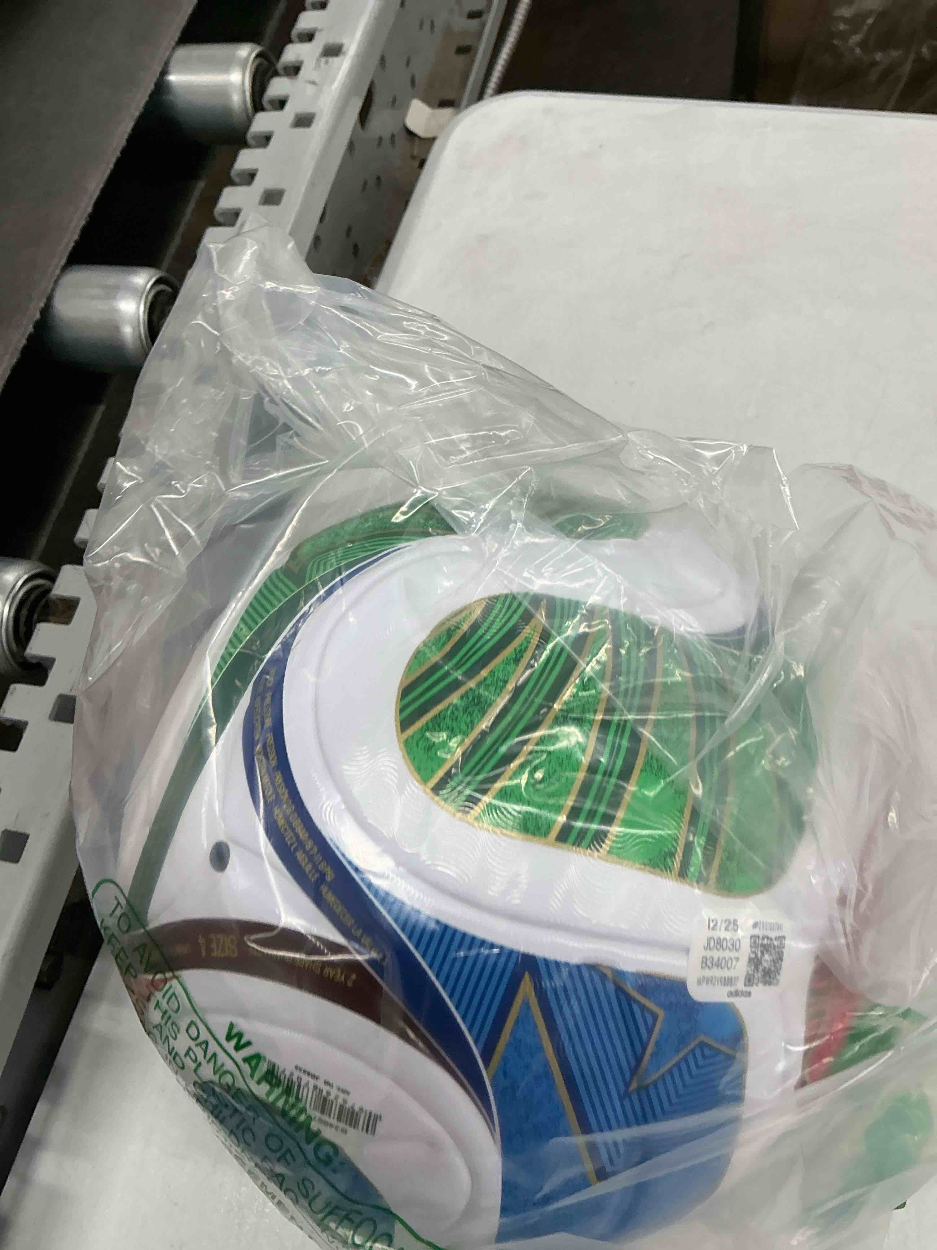 Condition photo showing Good Condition for adidas fifa world cup 26™ trionda soccer ball white/team royal blue/solar blue/power red legaue 4