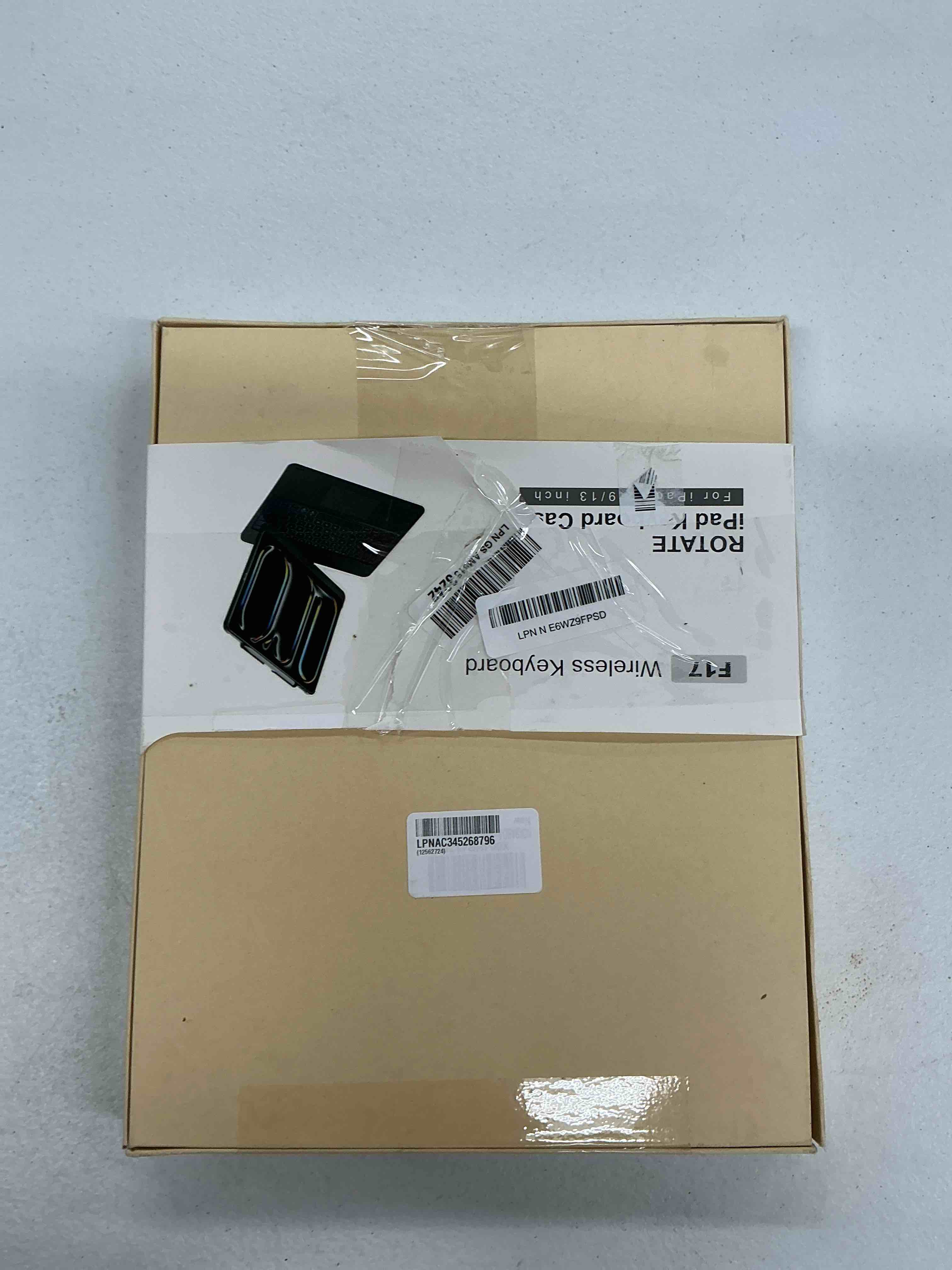 Condition photo showing Good Condition for esr for ipad pro 11 inch case with keyboard m5/m4 multi-mode magnetic stand | for pro 11" 2025/2024, secure magnetic lock, detachable back case, precision multi-touch trackpad, rebound 360 series, black